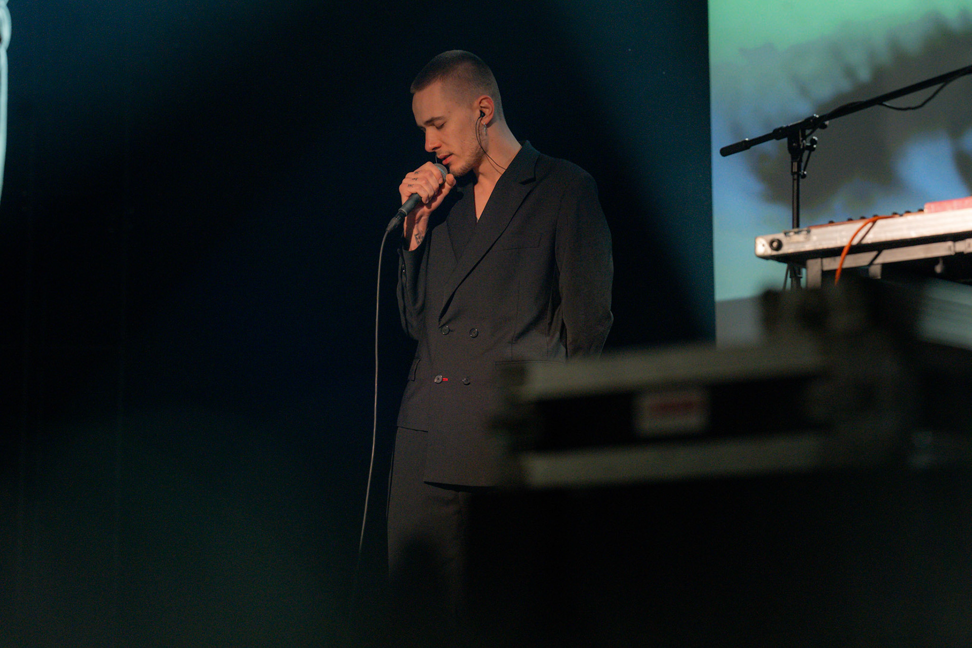 2024.03.16 NOSOWSKA klub Stodola. Koncert w ramach trasy "Widzimy sie wieczorem", promujacej najnowszy album artystki, "Degrengolada". fot. Andrzej Wasilkiewicz/Reporter