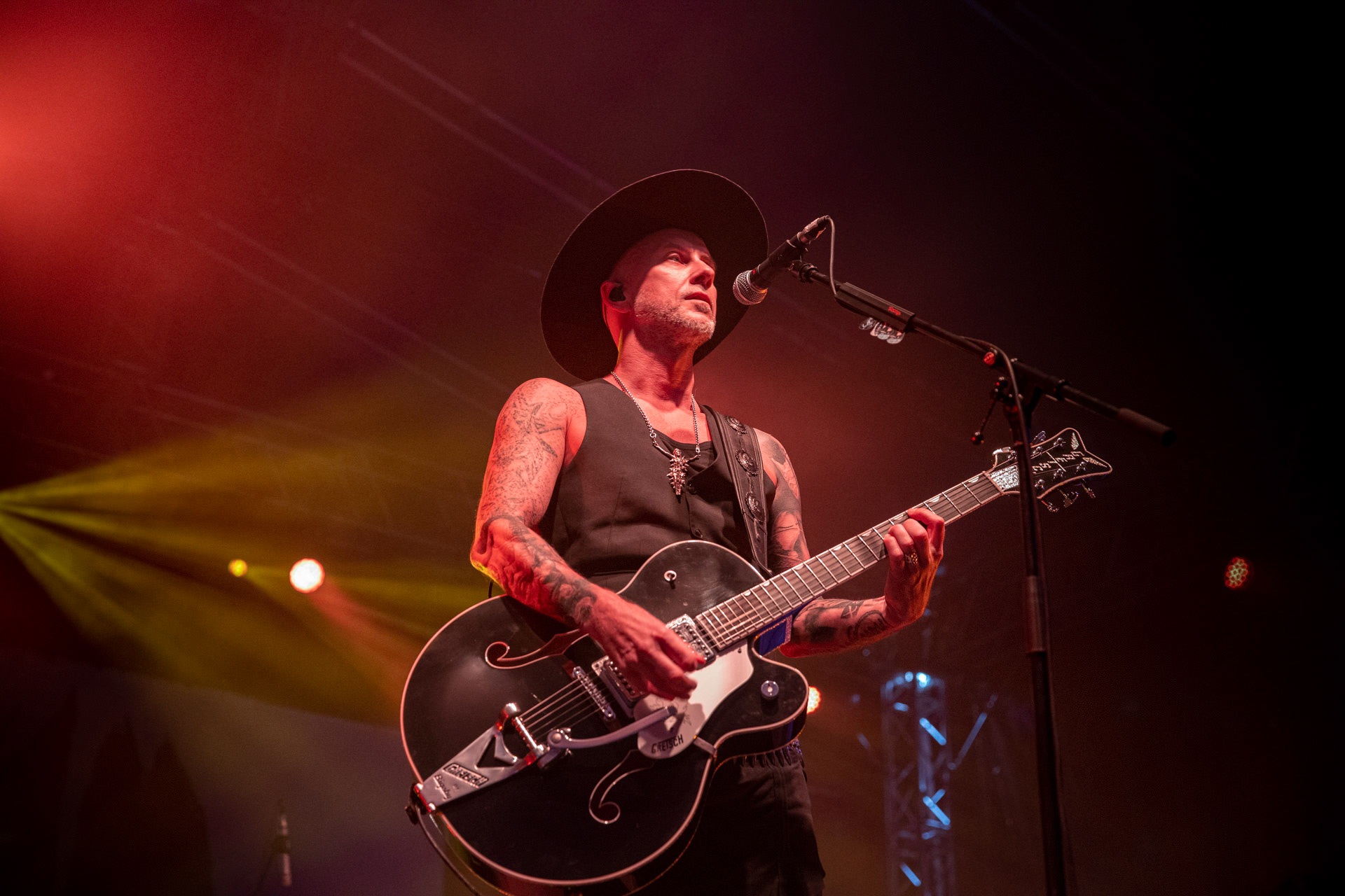 13.08.2021 koncert Me And That Man w Warszawie,Letnia scena Progresji, Gramy do Woli.n/z Adam Nergal Darski - gitara, wokal,Fot. Andrzej Wasilkiewicz/Reporter