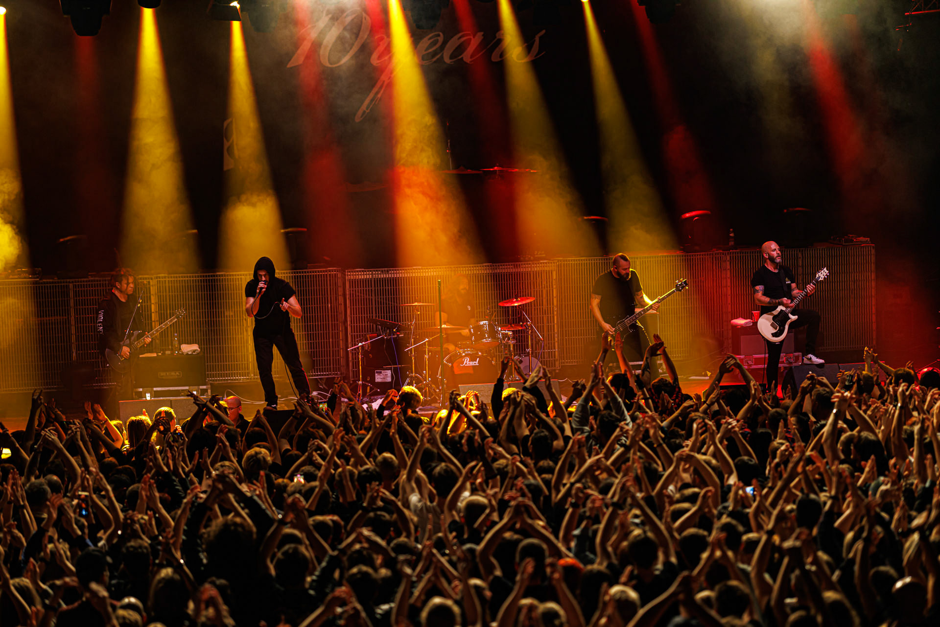 7.10.2022 - 10 Years – amerykanie z Knoxville w Tennessee, grajacy na  pogranicza metalu alternatywnego, hard rocka, post grunge. Jesse Hasek – wokal,Ryan „Tater” Johnson – gitara,Matt Wantland – gitara,Lewis Big Lew Cosby – basista,Brian Vodinh – perkusja,Produkcja Knock Out Productions, Fot. Andrzej Wasilkiewicz/Reporter