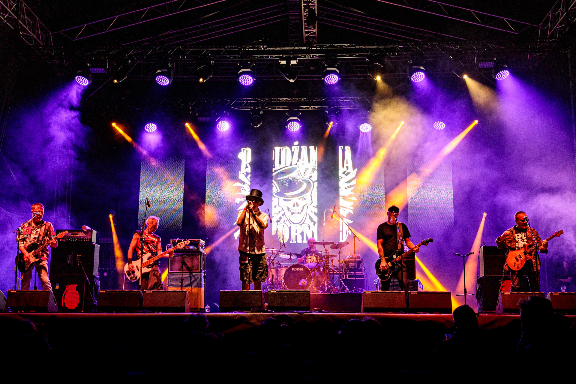 13.05.2022 Pidzama Porno Juwenalia Politechniki Warszawskiejn/z Krzysztof Grabaz Grabowski – wokal,n/z Andrzej Kozak Kozakiewicz – gitara,n/z Rafal Kuzyn Piotrowiak – perkusja,n/z Longin Bartkowiak – gitara basowa,n/z Mariusz Nalepa – gitara,punk rock, rock, reggae, S.P. Records.fot. Andrzej Wasilkiewicz/Reporter