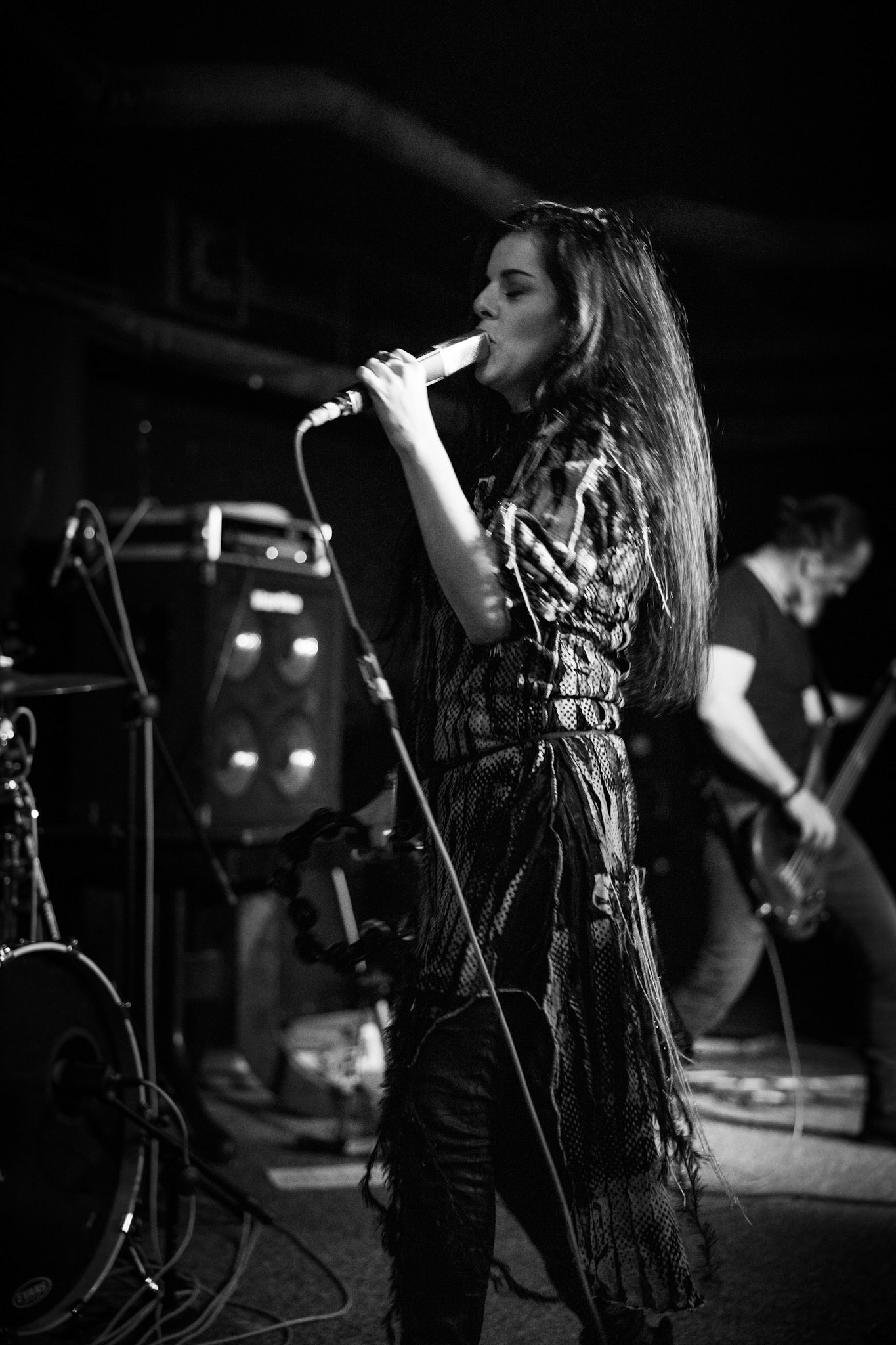 Hetane - rock alternatywny, trip-hop, muzyka elektroniczna,
MAGDA OLEŚ - wokale, teksty,
ŁUKASZ /JELEŃ/ POL - gitara, klawisze, elektronika,
REM KARPIENKO - bass,
MICHAŁ LANGE- perkusja,
Warszawa, klub Potok Drugi Dom Ludzi Rocka,
fot. Andrzej kaziq Wasilkiewicz