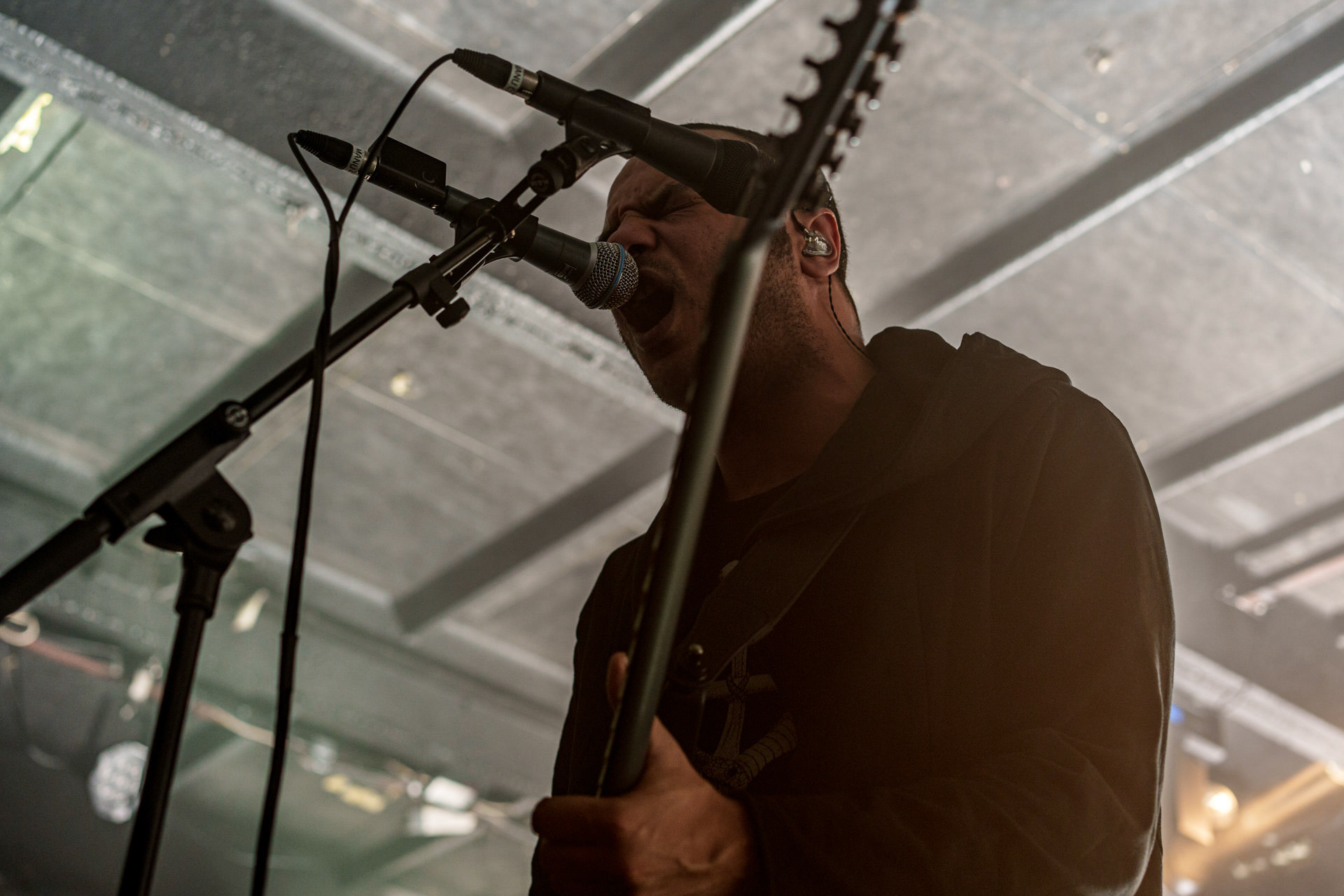 6.12.2022 Zeal &amp; Ardor - Warszawa.Szwajcarski industrial metal, blackgaze, awant-garde, afroamerykanski spirytualizmu z black metalem,n/z Manuel Gagneux - wokal, gitara,Knock Out Productions,Klub Proxima,Fot. Andrzej Wasilkiewicz/Reporter