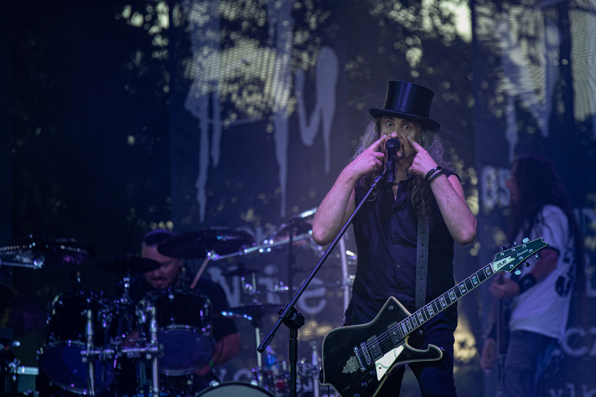 Hunter - postpandemoniczny koncert z okazji XXXV-lecia.Progresja - Gramy do Woli, Warszawa.Paweł „Drak” Grzegorczyk – wokal, gitara,Letnia Scena Progresji.fot. Andrzej Wasilkiewicz/Reporter