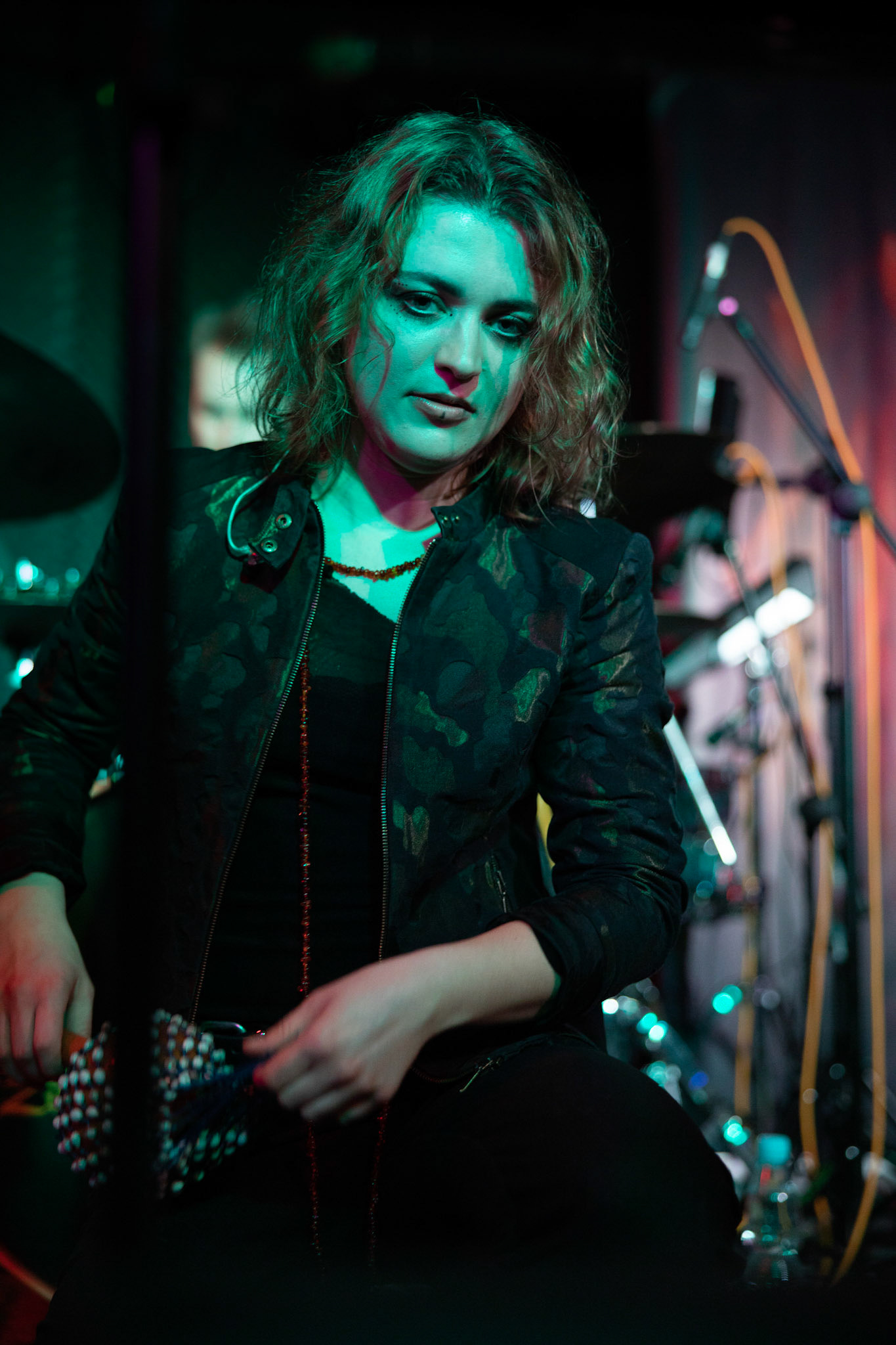 Żywiołak - biometal, folk, ethno sound,
Robert Jaworski - fidel renesansowa, wokal, lira korbowa,
Kamil Strzyżewski - gitara basowa, lutnia,
Wiktoria Kwiatkowska - śpiew, 
Zuza Ciszewska - śpiew, skrzypce,
Michał Lange - perkusja,
Szyszka Leśna - skrzypce ,wokal wspomagający,
Warszawa, klub Potok Drugi Dom Ludzi Rocka,
fot. Andrzej kaziq Wasilkiewicz