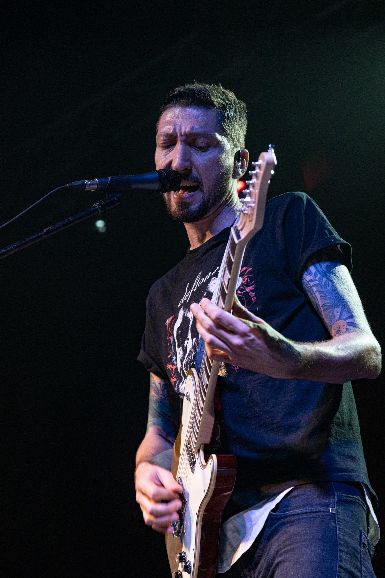 30.08.2022 Fundacja Bezpieczne Niebo wraz z klubem Progresja serdecznie zapraszają na specjalny koncert charytatywny dla Szymona Stankiewicza, który walczy z nowotworem.KonstelacjeKonstelacje to warszawski skład, który właśnie wchodzi na rynek ze swoją debiutancką płytą “Poza Horyzont”. Zespół miesza różne style, tworząc własną tożsamość, krążącą wokół klimatów Deftones i melancholii rocka z lat 90′. W sieci dostępne są już 4 single z nadchodzącego albumu. Organizacja Progresja i Fundacja Bezpieczne Niebo. fot. Andrzej Wasilkiewicz/kaziq.com