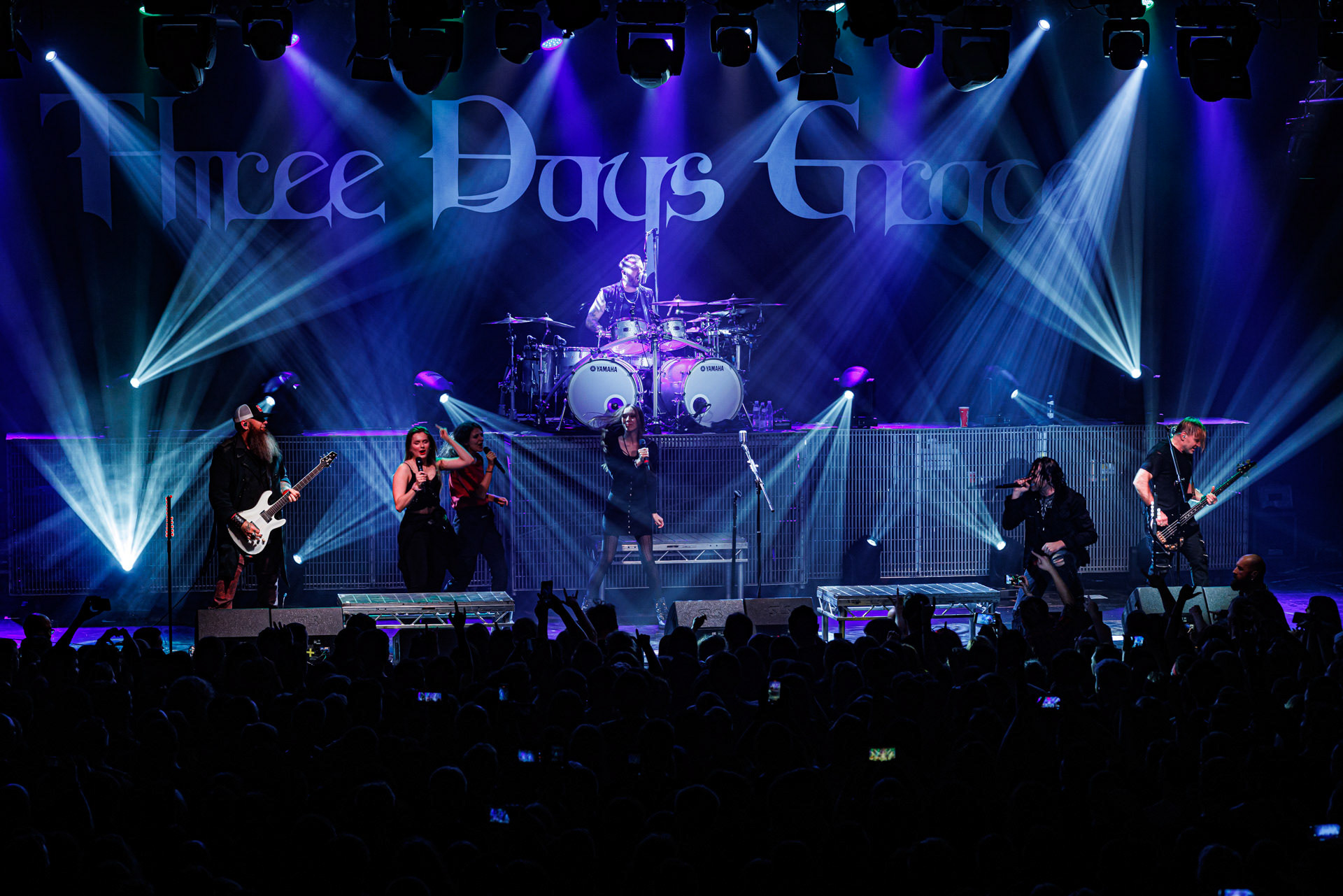 7.10.2022 Warszawski koncert Three Days Grace w klubie Progresja.Kanadyjczycy promuja nowy album EXPLOSIONS.n/z Barry Stock – gitara, n/z Brad Walst – gitara basowa, n/z Neil Sanderson – perkusja, instrumenty klawiszowe, n/z Matt Walst – wokal,Produkcja Knock Out Productions, Fot. Andrzej Wasilkiewicz/Reporter