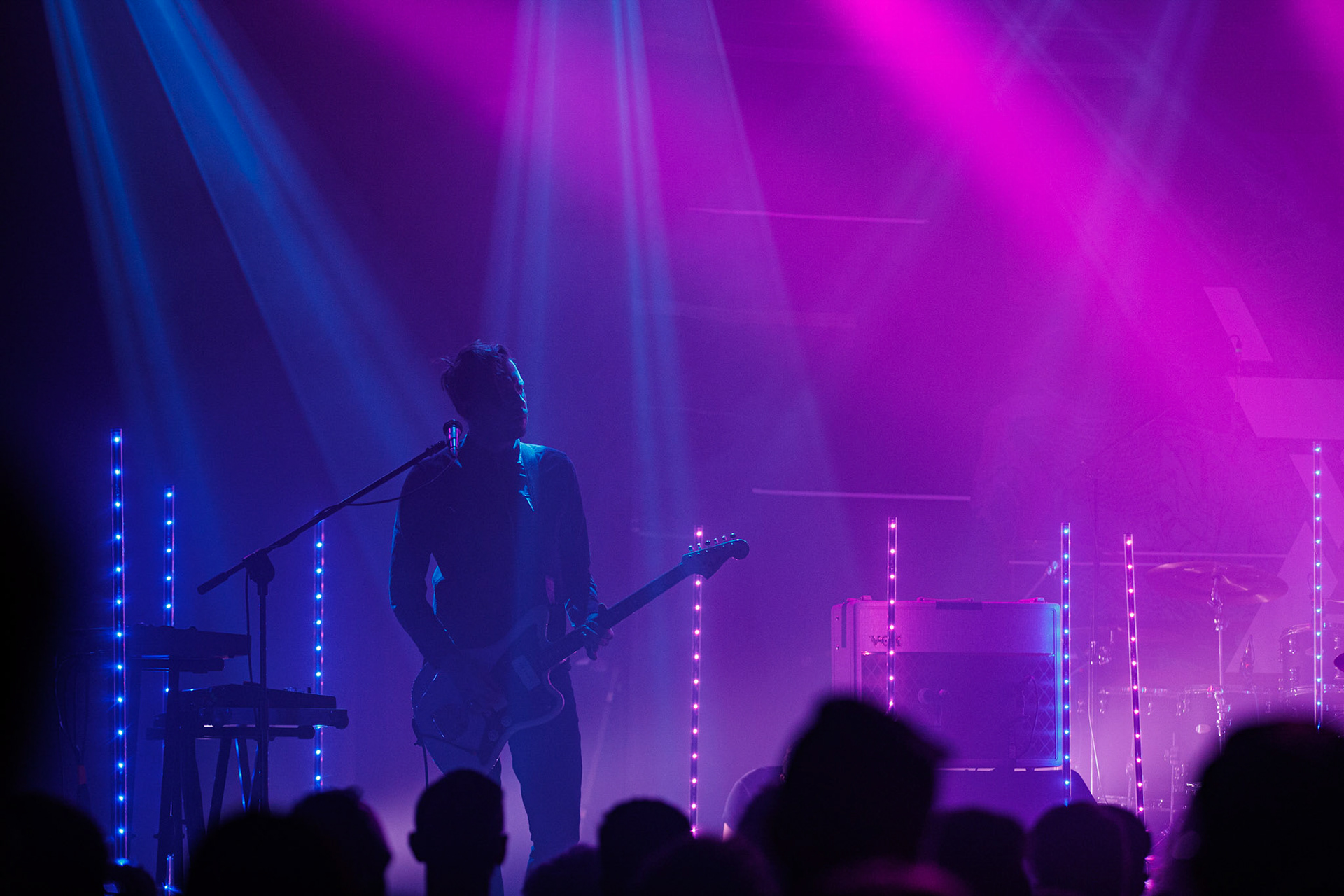 27.11.2021 TIDES FROM NEBULA koncert, Warszawa klub Progresja,Knock Out Productions, Mystic Production,Post-rock, muzyka alternatywna, progresywny rock.n/z Maciej Karbowski – gitara, instrumenty klawiszowen/z Przemek Weglowski – gitara basowan/z Tomasz Stolowski – perkusjaFot. Andrzej Wasilkiewicz/Reporter