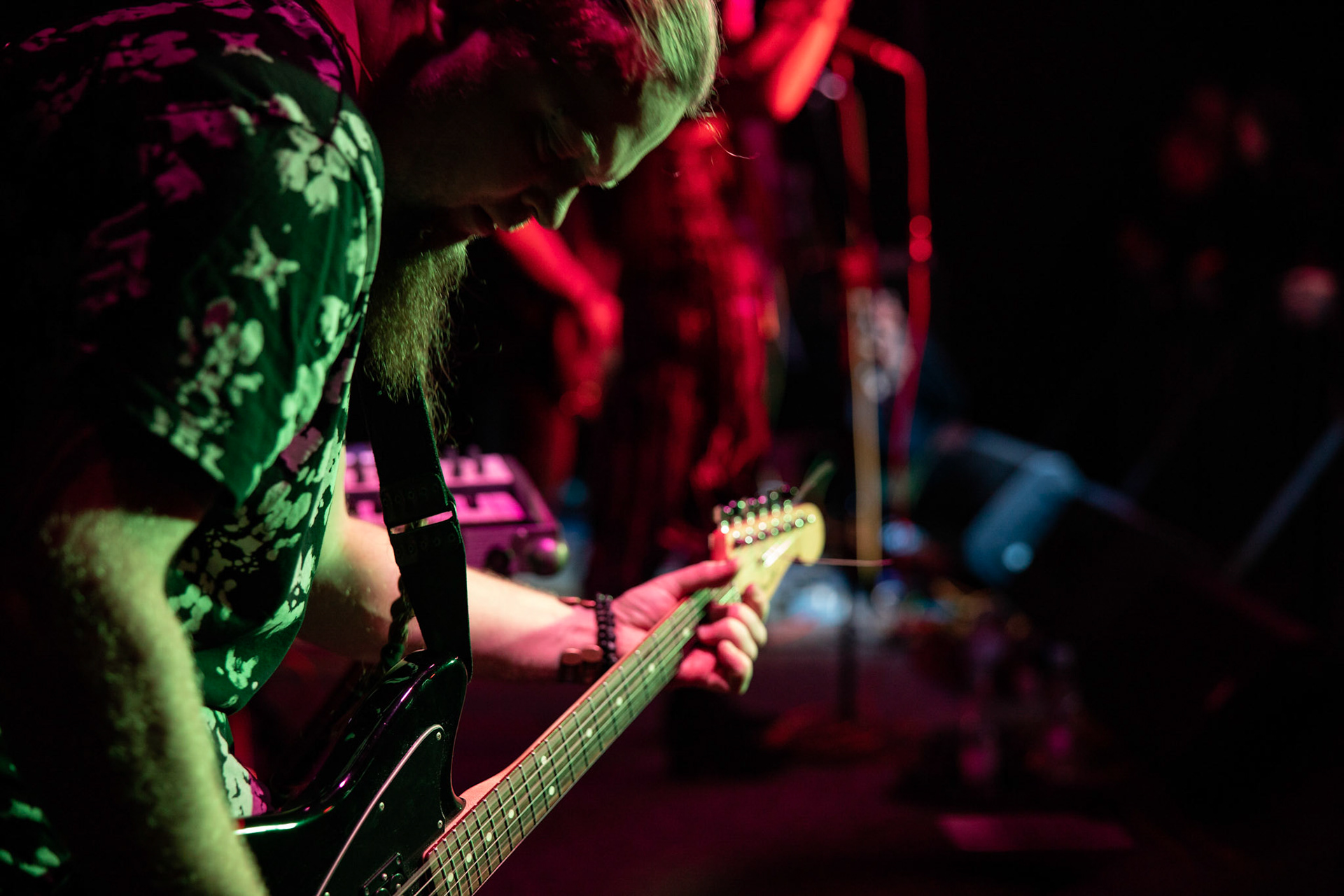 Hetane - rock alternatywny, trip-hop, muzyka elektroniczna,
MAGDA OLEŚ - wokale, teksty,
ŁUKASZ /JELEŃ/ POL - gitara, klawisze, elektronika,
REM KARPIENKO - bass,
MICHAŁ LANGE- perkusja,
Warszawa, klub Potok Drugi Dom Ludzi Rocka,
fot. Andrzej kaziq Wasilkiewicz