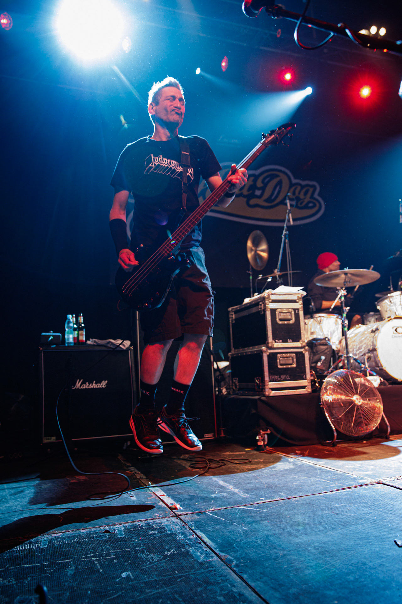 30.11.2021 koncert Dog Eat Dog - USA - hardcore, punkrock, rap, metal, hip hop, reggae, soul, funk,n/z Dave Neabore (bass), n/z John Connor (vocals), n/z Brandon Finley (drums), n/z Roger Hammerli (guitar),n/z Bozez (sax &amp; beer),koncert Warszawa, Progresja 25 lat albumu Play Games -  Dog Eat Dog.fot. Andrzej Wasilkiewicz/Reporter