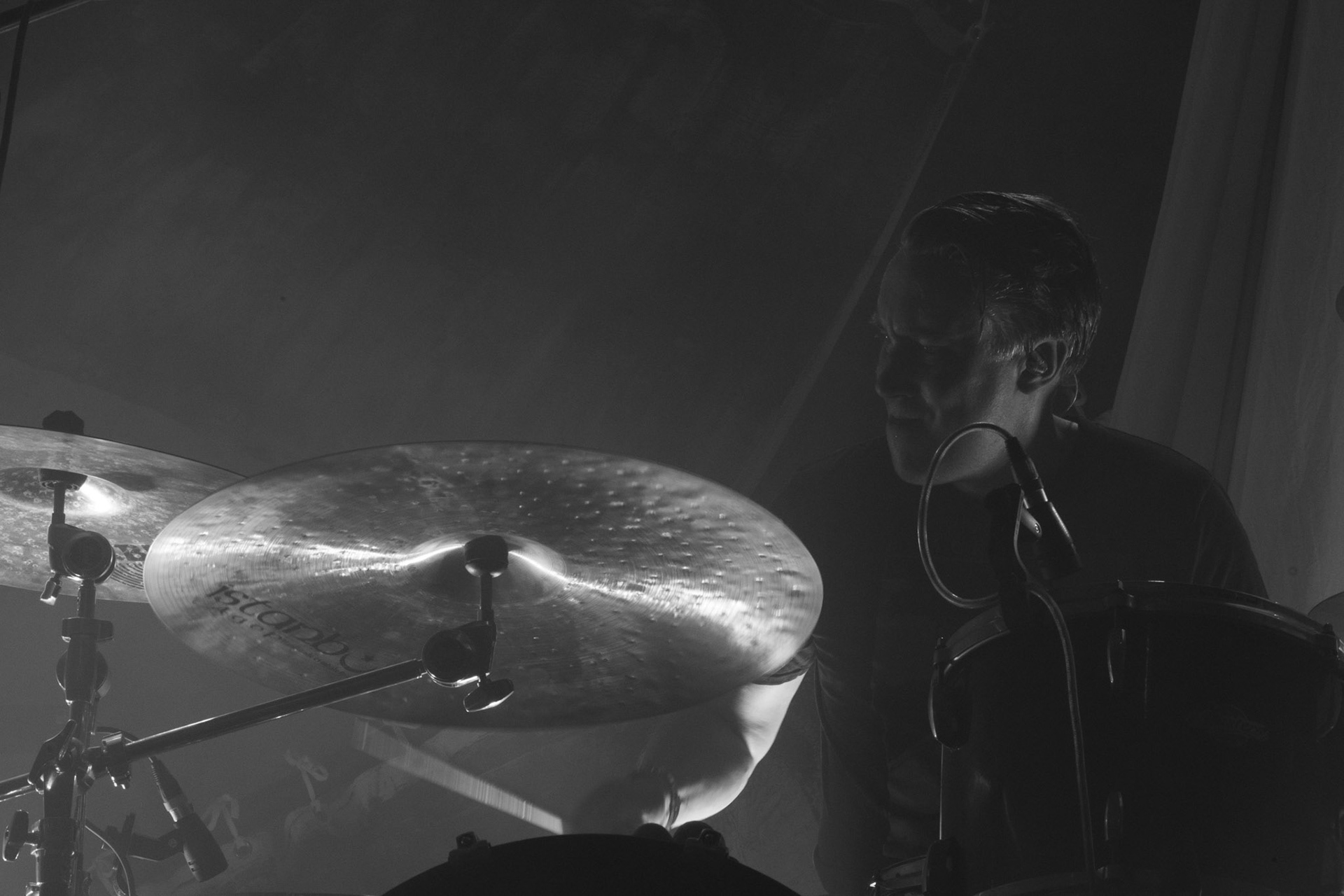 Cult of Luna Warszawa Klub Progresja 
Postmetal, Sludge metal, atmospheric metal, posthardcore, 

Johannes Persson - Guitars and Vocals
Magnus Lindberg - Drums and Studio-Engineering
Andreas Johansson - Bass
Fredrik Kihlberg - Guitars and Vocals
Kristian Karlsson - Keyboard and Vocals
Thomas Hedlund - Drums and Percussion
Winiary Bookings, Earache, Hydra Head Records,
photo Andrzej Wasilkiewicz