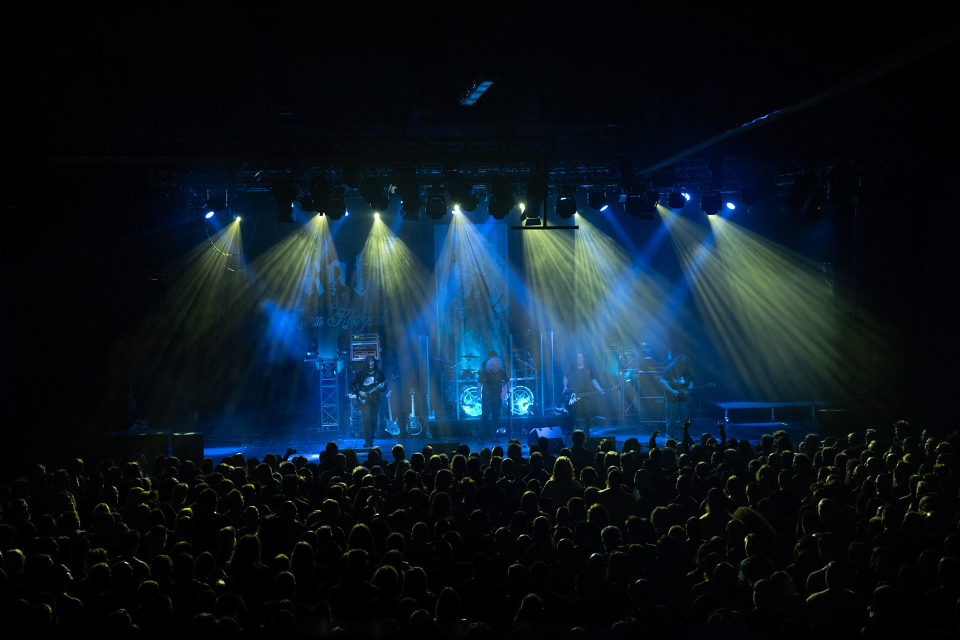 Legendy Metalu KAT & Roman Kostrzewski Polska, metal, trashmetal, - koncert Legendy Metalu w warszawskiej Progresji, 
Roman Kostrzewski – wokal
Jacek Nowak – perkusja
Krzysztof Pistelok – gitara
Jacek Hiro – gitara
Michał Laksa – bas
fot. Andrzej kaziq Wasilkiewicz