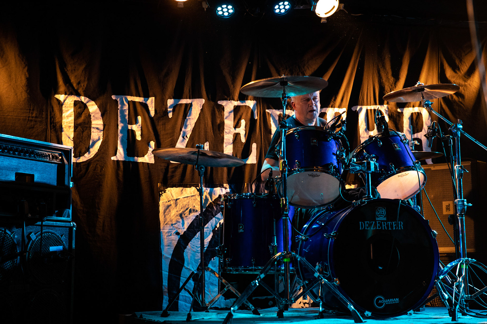 8.12.2018r Dezerter koncert Proxima, Robert Robal Matera gitara, wokal, Krzysztof Grabowski perkusja, fot. Andrzej Wasilkiewicz/Reporter