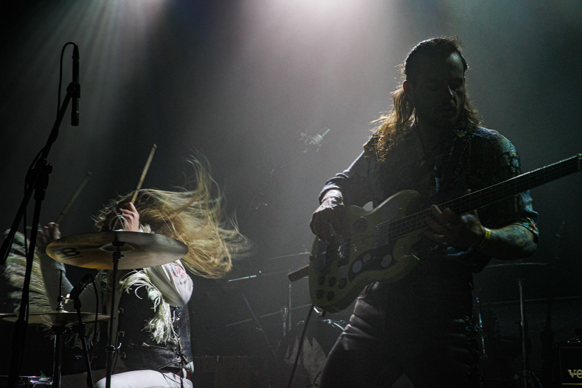 22.01.2022 - Taraban - support Me And That Man, warszawska Progresja.n/z Daniel Suder - wokal, gitara basowa,n/z Kris Gonda - perkusja,Taraban to krakowskie power-trio, bluesa, prog-rocka oraz proto-metal.fot. Andrzej kaziq Wasilkiewicz/Reporter