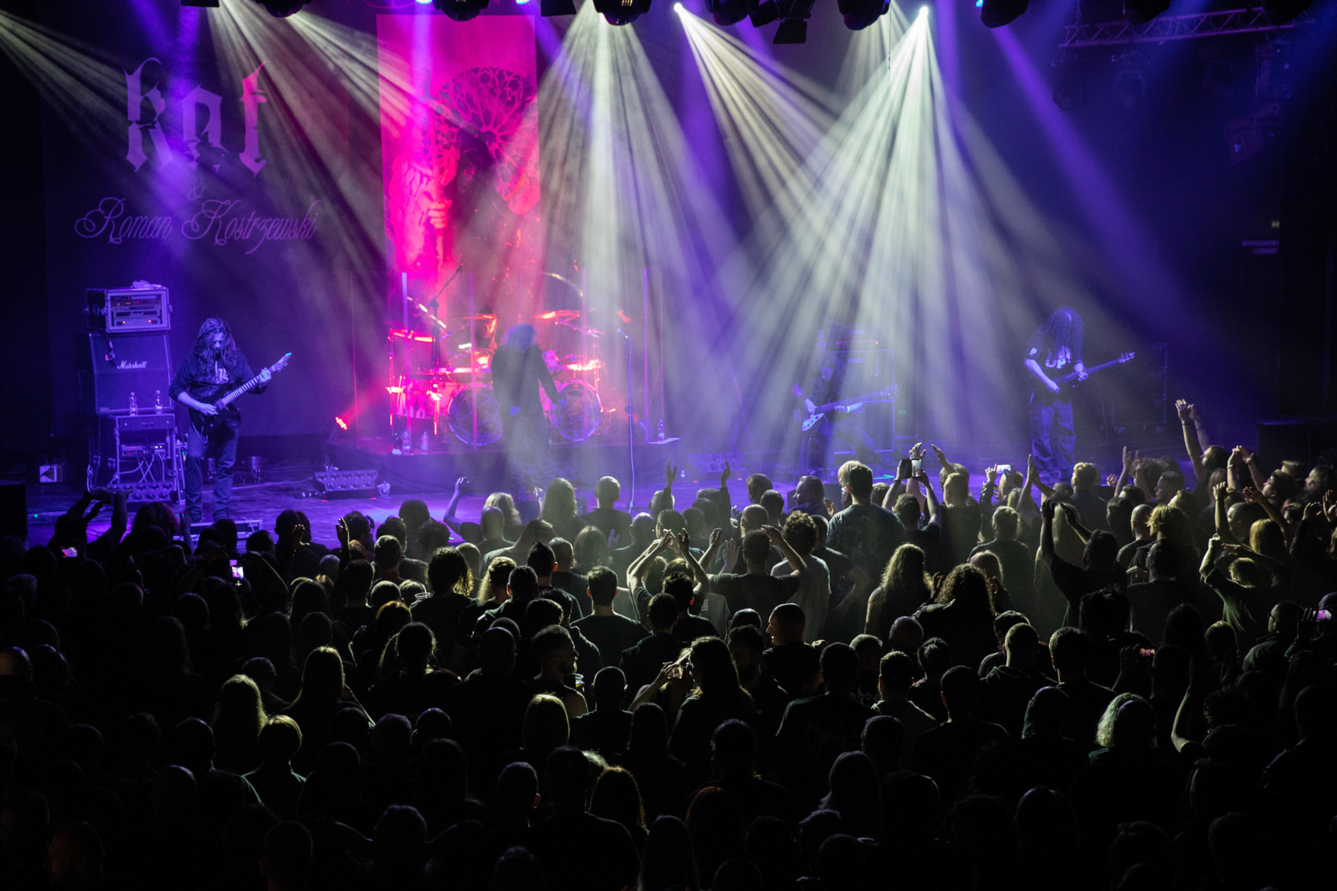 01.03.2019 KAT & Roman Kostrzewski Polska, metal, trashmetal, - koncert w warszawskiej Progresji promujący nowy album studyjny grupy „Popiór”
jeden z pierwszych koncertów w nowym składzie,
 Roman Kostrzewski – wokal
Jacek Nowak – perkusja
Krzysztof Pistelok – gitara
Jacek Hiro – gitara
Michał Laksa – bas
fot. Andrzej Wasilkiewicz/Reporter