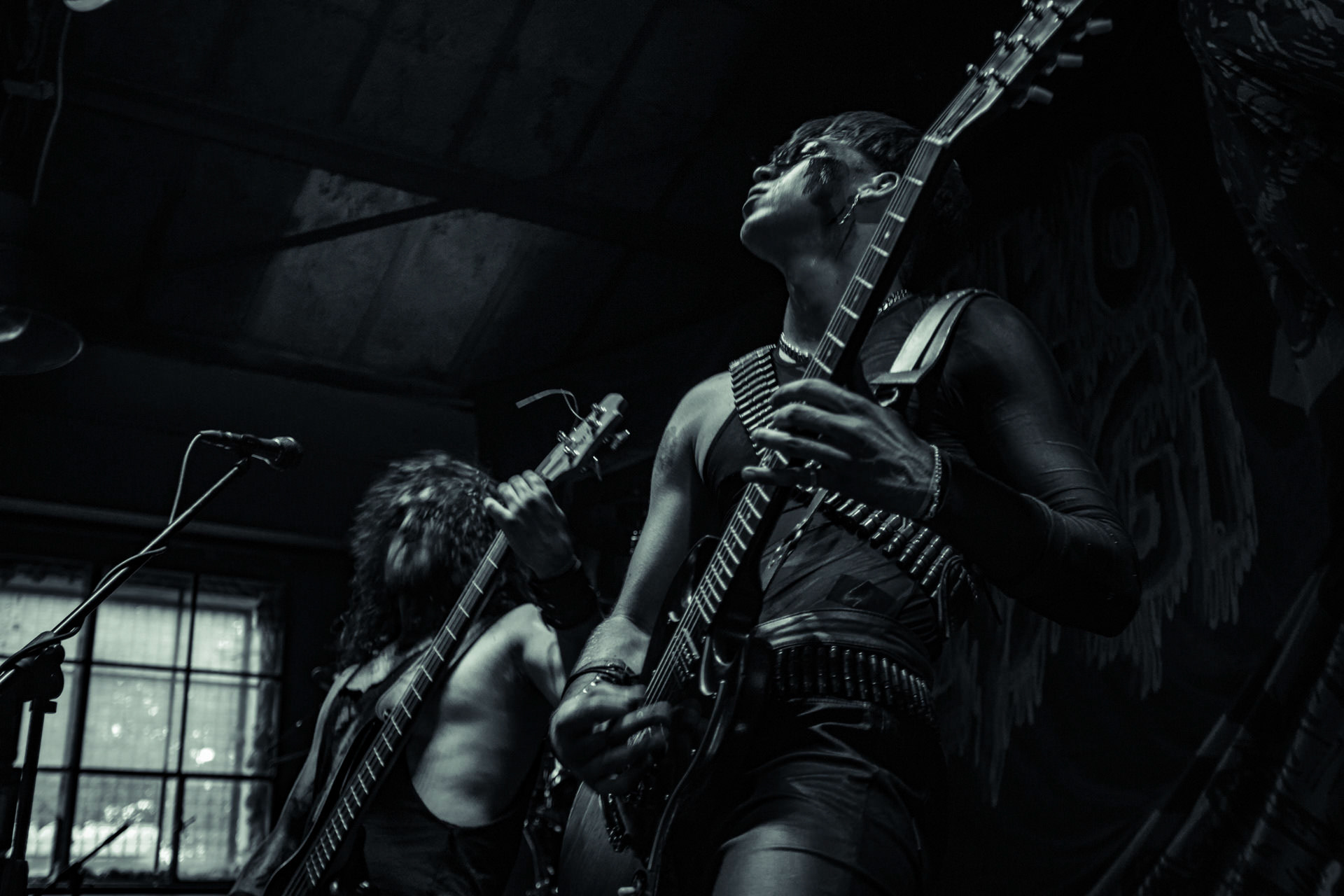 BAGNO (oldschool black/death)w składzie:Krzysiek - wokalKuba - gitaraThrasher - gitara Kacper - bassMaciek - garyDestrukcja i zgnilizna, wszystko czego nie chcesz usłyszeć a i tak się pojawisz, Druga fala dobrej muzy z Rzeszowa, bo pierwsza skończyła się w latach 90.Produkcja Left Hand Soundsfot. Andrzej Wasilkiewicz/kaziq.com