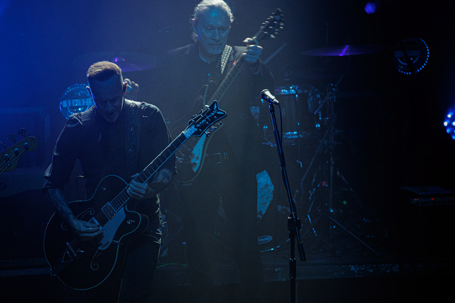 22.01.2022 koncert Me And That Man w Warszawie,Klub Progresja,n/z Adam Nergal Darski - gitara, wokal,n/z John Porter - gitara, wokal,Nergal znany jest z szerokich horyzontow muzycznych. Lider Behemoth nigdy nie kryl swojej sympatii do lzejszej, klimatycznej muzyki, spod znaku country, folku, bluesa. Dowodem jest zespol Me And That Man.Fot. Andrzej Wasilkiewicz/Reporter