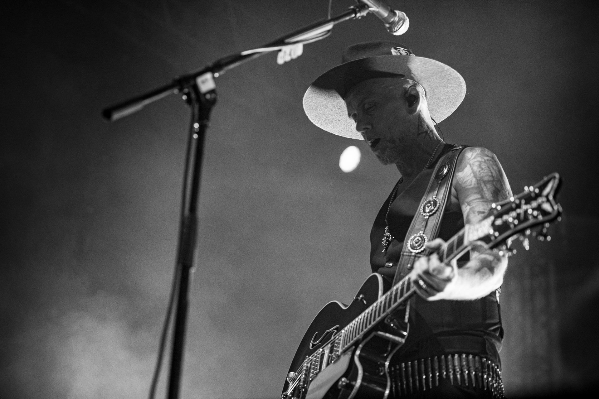 13.08.2021 koncert Me And That Man w Warszawie,Letnia scena Progresji, Gramy do Woli.n/z Adam Nergal Darski - gitara, wokal,Fot. Andrzej Wasilkiewicz/Reporter