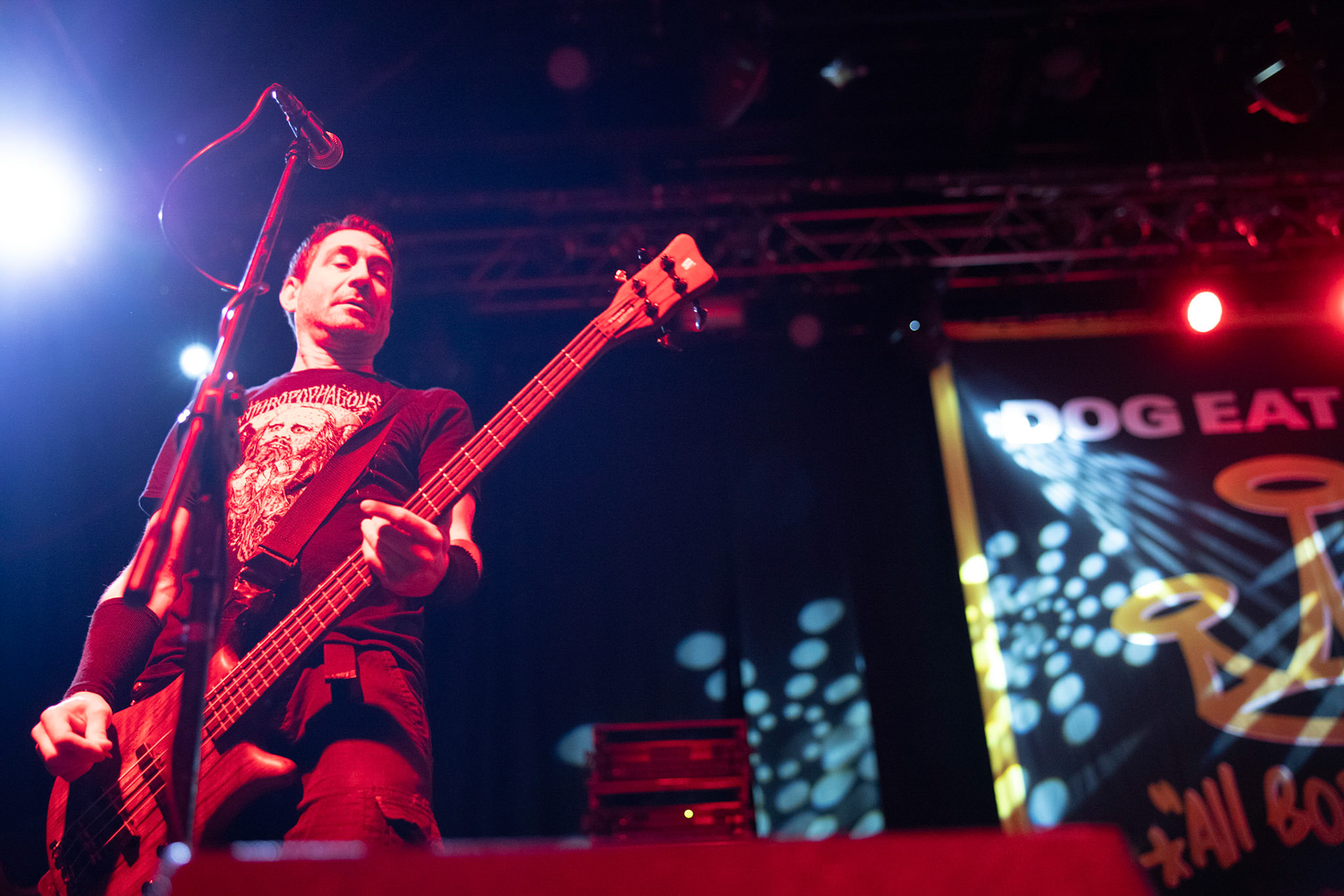 Dog Eat Dog - USA - hardcore, punkrock, rap, metal, hip hop,reggae, soul, funk,
Dave Neabore (bass), 
John Connor (vocals), 
Brandon Finley (drums) 
Roger Hämmerli (guitar)
Bozez (sax & beer)
koncert w Warszawskiej Progresji w ramach trasy 25 lat All Boro Kings zespołu Dog Eat Dog.
fot. Andrzej Wasilkiewicz/Reporter