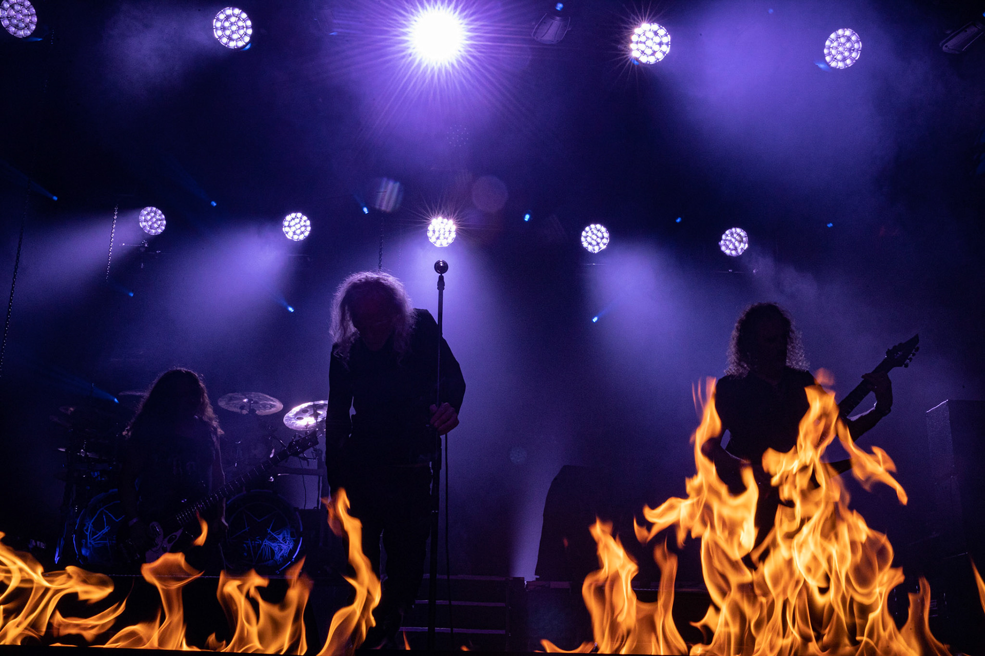 12.09.2021 - KAT i Roman Kostrzewski - koncert "Do zobaczenia w piekle" Wroclaw, Centrum Koncertowe A2.  Roman Kostrzewski – wokalJacek Nowak – perkusjaKrzysztof Pistelok – gitaraJacek Hiro – gitaraMichal Laksa – basGościnnie: Adam „Nergal” Darski (Behemoth)Piotr „Peter” Wiwczarek (Vader),Tomasz „Titus” Pukacki (Acid Drinkers)Adrian „Fred” Frelich (Dragon)Krzysztof „Fazi” Oset (ex-Kat)Piotr „Mancover” Mańkowski (Wolf Spider)Wacław „Vogg” Kiełtyka (Decapitated)Marek „Spider” Pająk (Vader)Jarek „Gronos” Gronowski (Dragon, ex-Kat)Paweł „Baitel” Pasek (Decapitated) Piotr Radecki (ex-Kat &amp; Roman Kostrzewski)fot. Andrzej kaziq Wasilkiewicz