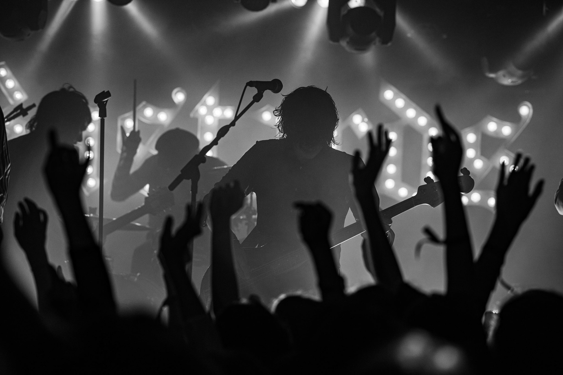 PALAYE ROYALE
The Bastards World Tour 2020: Europe.
Palaye Royal - Kanadyjski Fashion Art Rock Band,
nz. Remington Leith – Vocals,
nz. Sebastian Danzig – Guitar/Organ,
nz. Emerson Barrett - Drums,
Koncert w warszawskiej Proximie 10.03.2020
Sumerian Records, WiniaryBookings,
fot. Andrzej Wasilkiewicz/kaziq.com