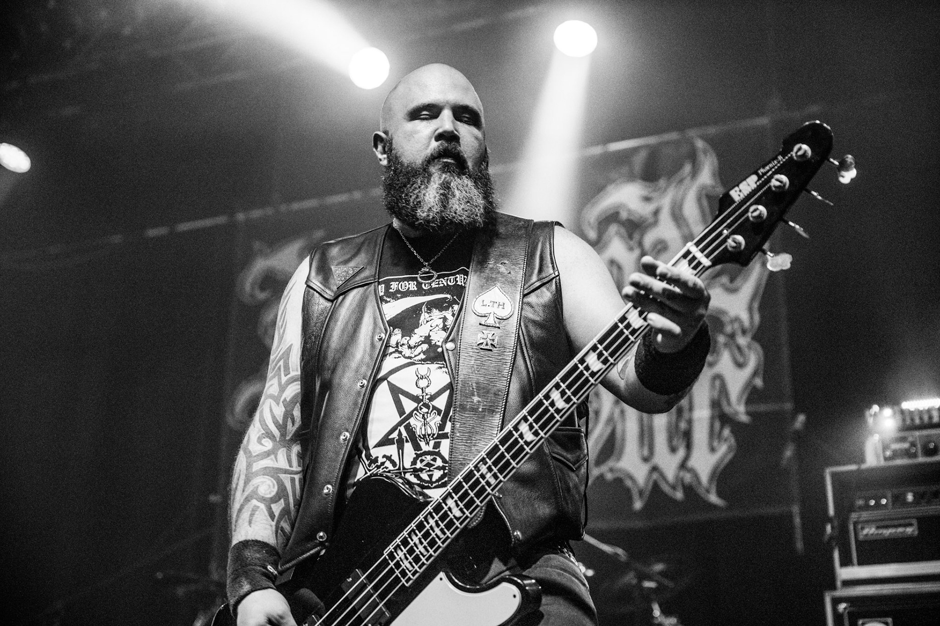 21.12.2019 Metalowa Wigilia 2019 w warszawskiej Progresji.Koncert zespołu Infernal War, polski blackmetal.Massive Music fot. Andrzej Wasilkiewicz/REPORTER