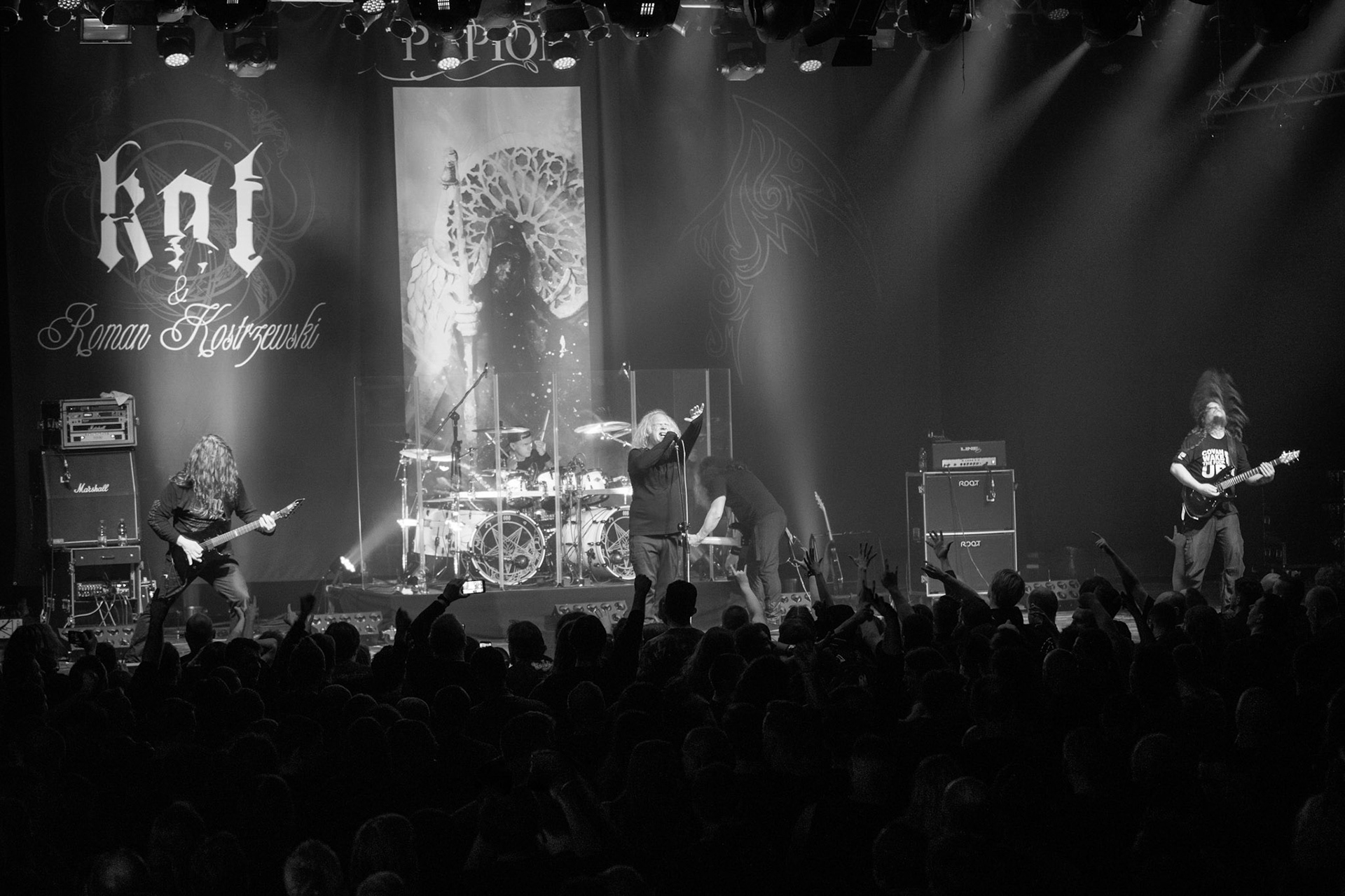 01.03.2019 KAT & Roman Kostrzewski Polska, metal, trashmetal, - koncert w warszawskiej Progresji promujący nowy album studyjny grupy „Popiór”
jeden z pierwszych koncertów w nowym składzie,
 Roman Kostrzewski – wokal
Jacek Nowak – perkusja
Krzysztof Pistelok – gitara
Jacek Hiro – gitara
Michał Laksa – bas
fot. Andrzej Wasilkiewicz/Reporter