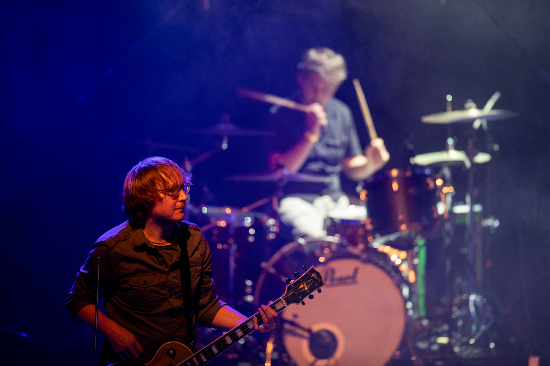 The Gathering: holenderska grupa rockowa, trasa The Gathering_30th Anniversary od doom-metalowego brzmienia z lat 90 po melodyjne i klimatyczne rejony rocka, trip-rock, post-rock, metalu, czy shoegaze. Koncert Warszawa Progresja, HQ44

The Gathering w składzie:
Silje Wergeland – wokal
Rene Rutten – gitara
Hans Rutten – perkusja
Frank Boeijen – klawisze
Hugo Prinsen Geerligs – bass
fot. Andrzej kaziq Wasilkiewicz/Reporter