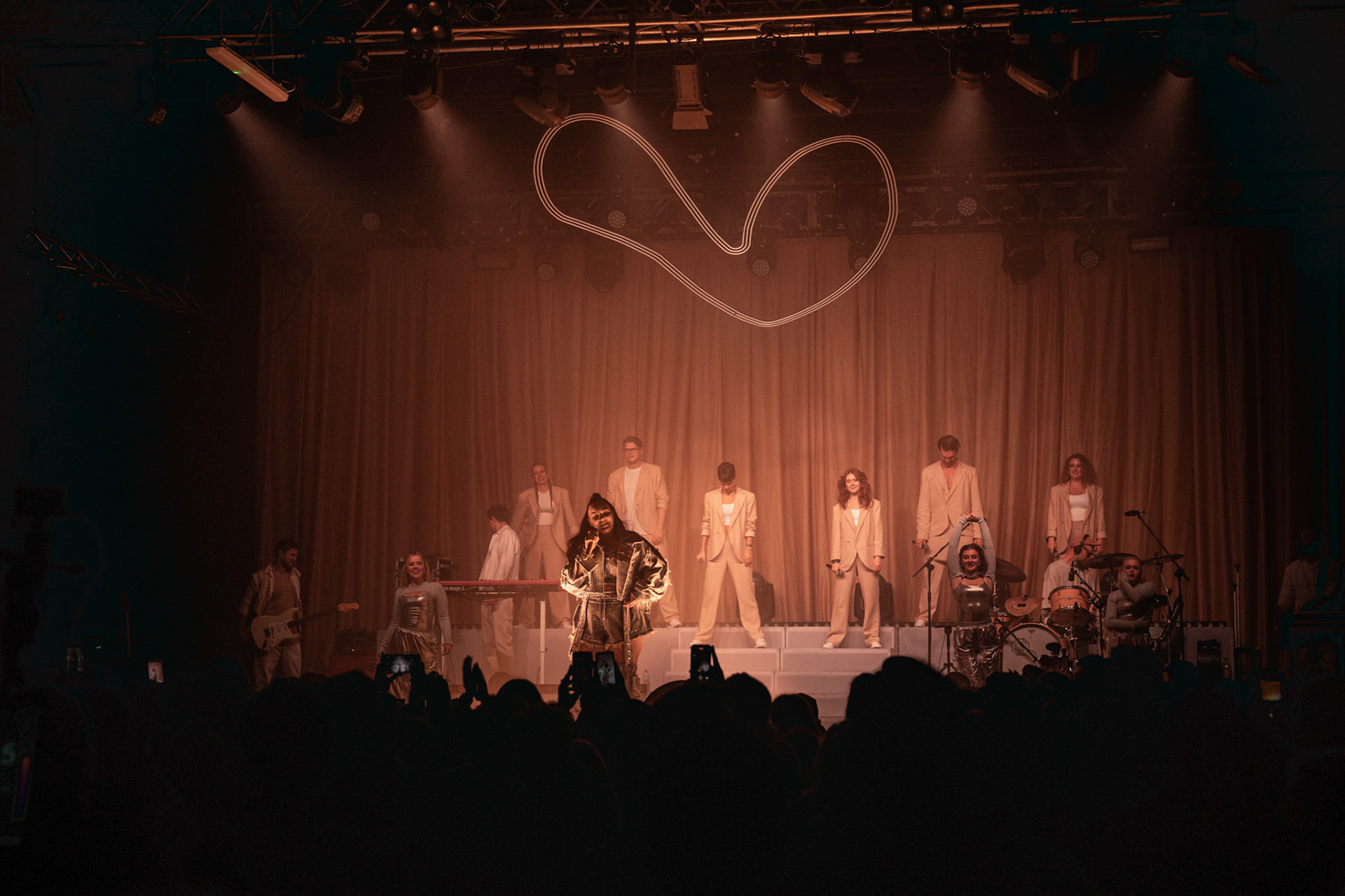 28.10.2023 Ewa Farna specjalny koncert urodzinowy Warszawa, Klubie PROGRESJA, fot. Andrzej Wasilkiewicz/Reporter