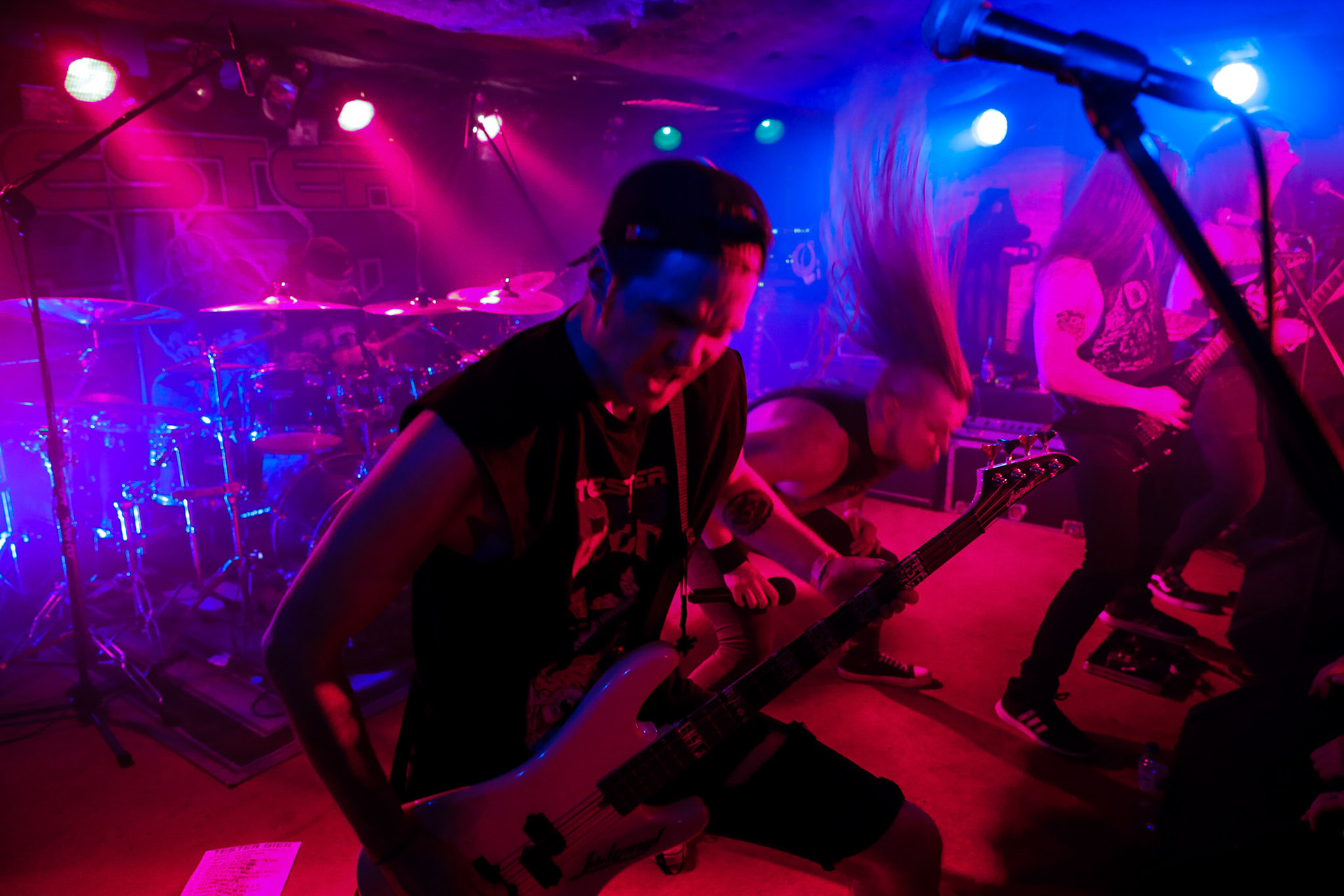 Tester Gier - Rybnik, Polska,
Crossover Thrash, Techniczny Punk Rock, hardcore,