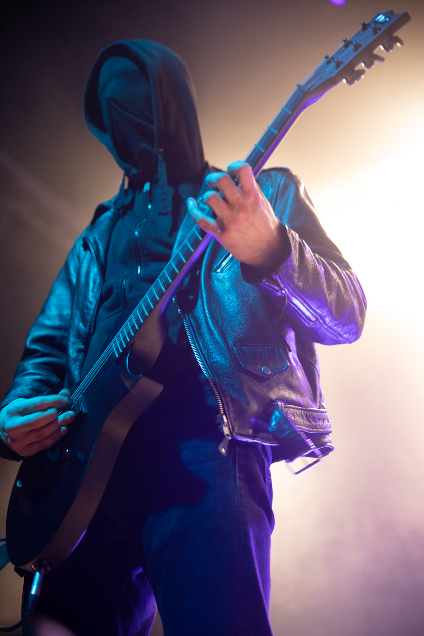 Mgła – polska grupa black metalowa powstała w Krakowie, pod przewodnictwem wokalisty i gitarzysty Mikołaja „M.” Żentary, warszawski koncert w Progresji odbył się w ramach europejskiej trasy koncertowej Mgły, organizowany przez Left Hand Sounds, metal, blackmetal,  Andrzej Wasilkiewicz/Reporter