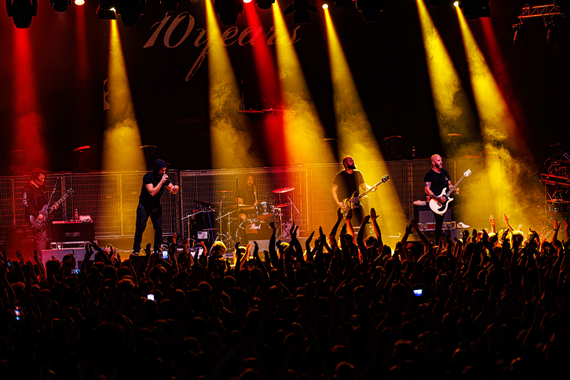 7.10.2022 - 10 Years – amerykanie z Knoxville w Tennessee, grajacy na  pogranicza metalu alternatywnego, hard rocka, post grunge. Jesse Hasek – wokal,Ryan „Tater” Johnson – gitara,Matt Wantland – gitara,Lewis Big Lew Cosby – basista,Brian Vodinh – perkusja,Produkcja Knock Out Productions, Fot. Andrzej Wasilkiewicz/Reporter