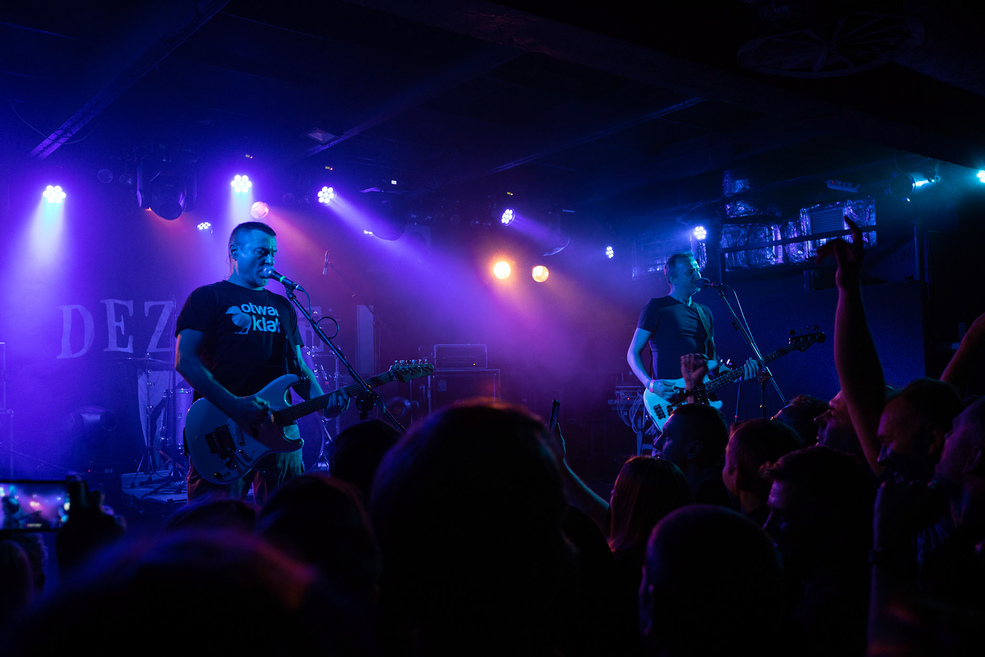 6.12.2019 Warszawa koncert Dezerter Klub Proxima 
N/zRobert Robal Matera gitara, 
N/zJacek Chrzanowski bass, fot. Andrzej Wasilkiewicz/REPORTER