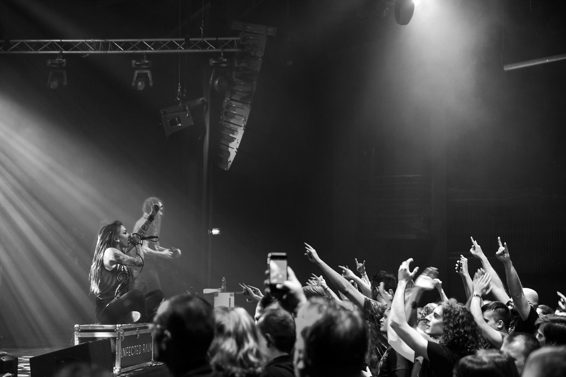 01.03.2019 Infected Rain- koncert warszawska Progresja, Infected Rain Moldovan nu metal, nu metalcore,
Vadim "Vidick" Ozhog - guitars, 
Vladimir Babici - bass, 
Serghei Babici - guitars, 
Eugen Voluta - drums,
Elena "Lena Scissorhands" Cataraga - vocals,