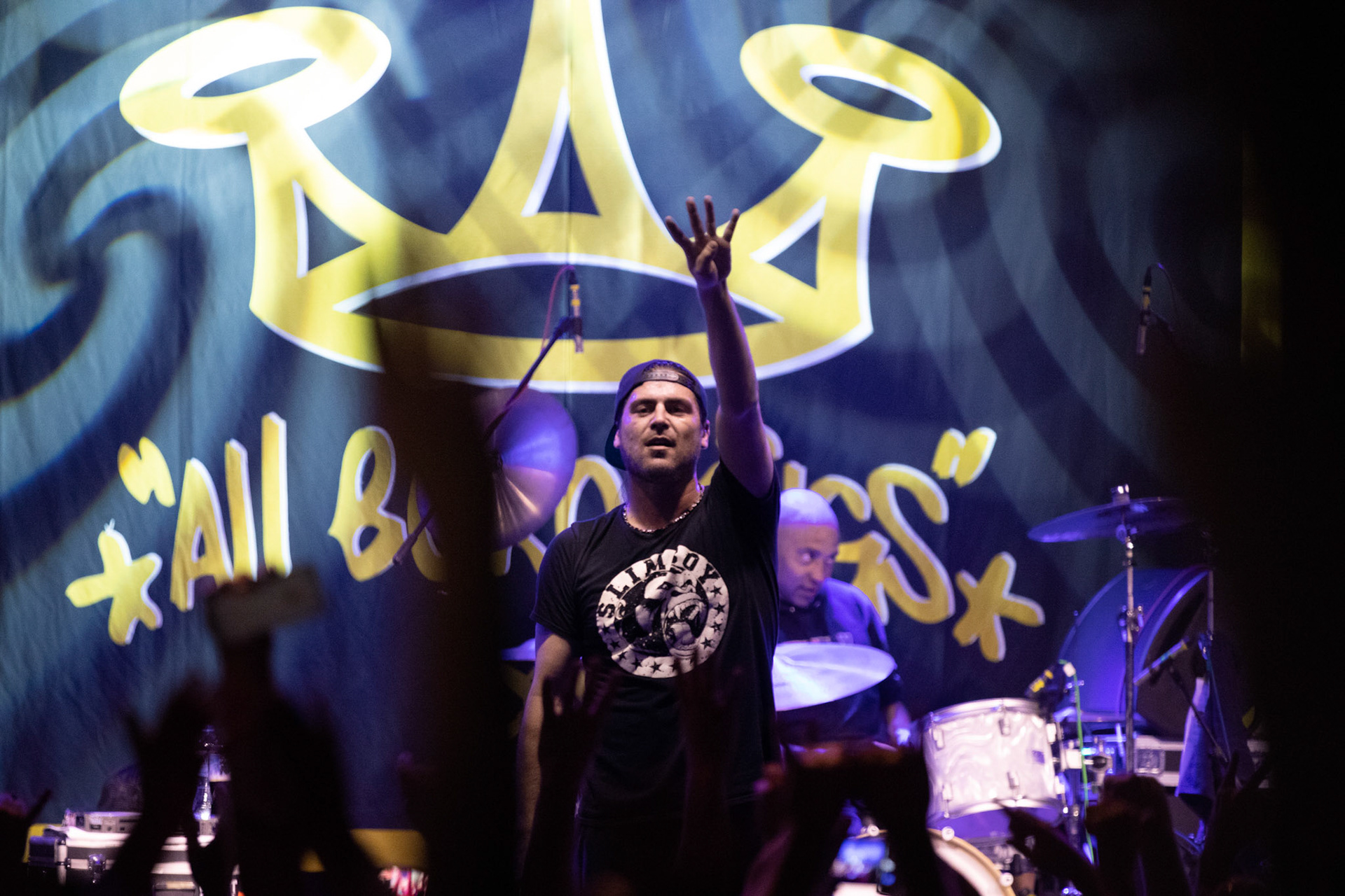 Dog Eat Dog - USA - hardcore, punkrock, rap, metal, hip hop,reggae, soul, funk,
Dave Neabore (bass), 
John Connor (vocals), 
Brandon Finley (drums) 
Roger Hämmerli (guitar)
Bozez (sax & beer)
koncert w Warszawskiej Progresji w ramach trasy 25 lat All Boro Kings zespołu Dog Eat Dog.
fot. Andrzej Wasilkiewicz/Reporter