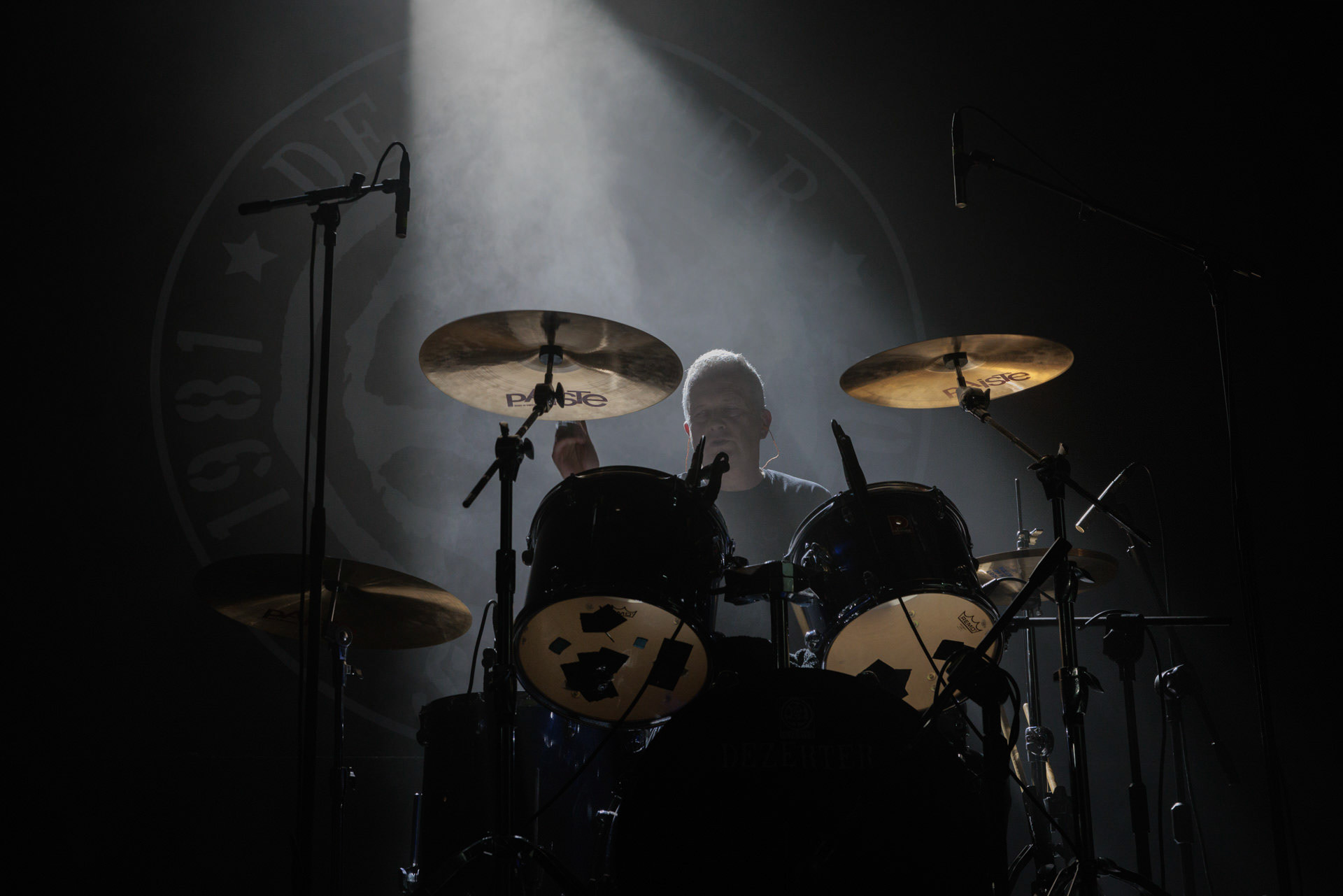 16.11.2021 Dezerter - 40 lecie,koncert Warszawa Palladium. N/z Robert Robal Matera gitara, N/z Krzysiek Grabowski perkusja,N/zJacek Chrzanowski bass, Dezerter, SS20, Punk, Punkrock, hardcore, rock.fot. Andrzej Wasilkiewicz/REPORTER