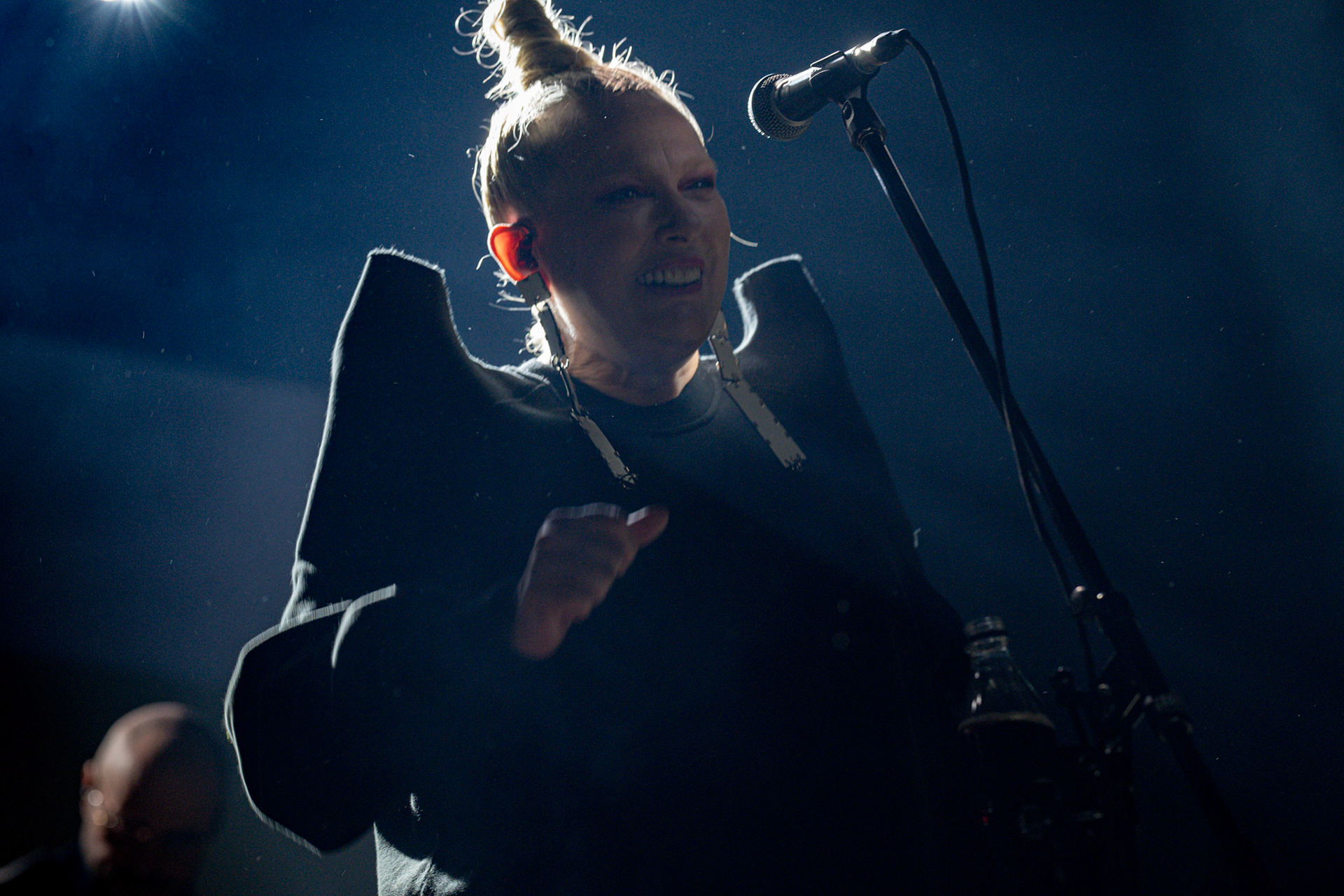 2024.03.16 NOSOWSKA klub Stodola. Koncert w ramach trasy "Widzimy sie wieczorem", promujacej najnowszy album artystki, "Degrengolada". fot. Andrzej Wasilkiewicz/Reporter
