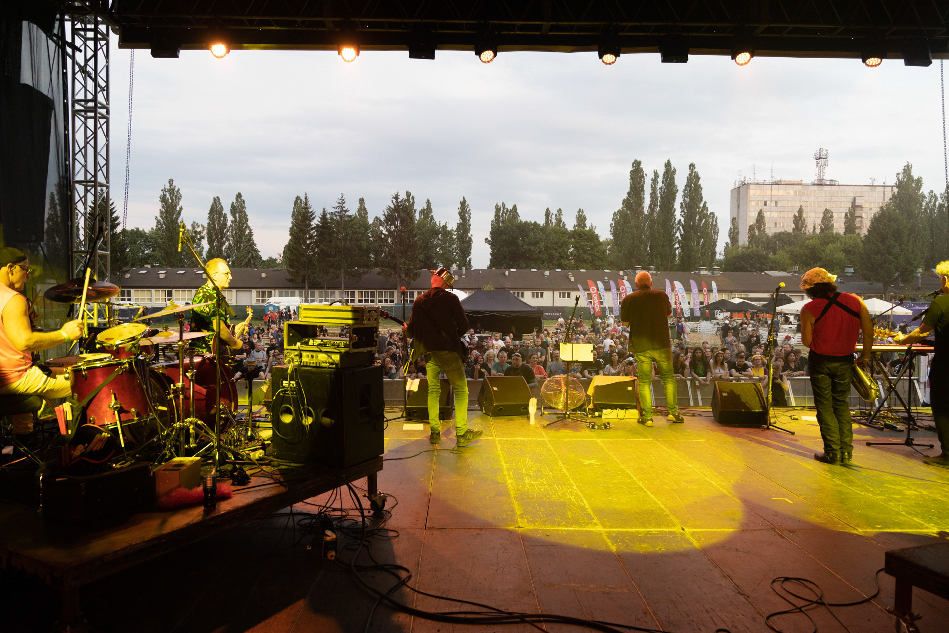 Elektryczne Gitary - koncert Zacieralia w warszawskiej Progresji.Gramy Do Woli - Warszawa, Progresja.Kuba Sienkiewicz - wokal,Piotr Łojek – instrumenty klawiszowe, gitary,Tomasz Grochowalski – gitara basowa,Aleksander Korecki – saksofon, flet, instrumenty perkusyjne,Leon Paduch – perkusja,Jacek Wąsowski – gitara prowadząca,Fot. Andrzej Wasilkiewicz/Reporter