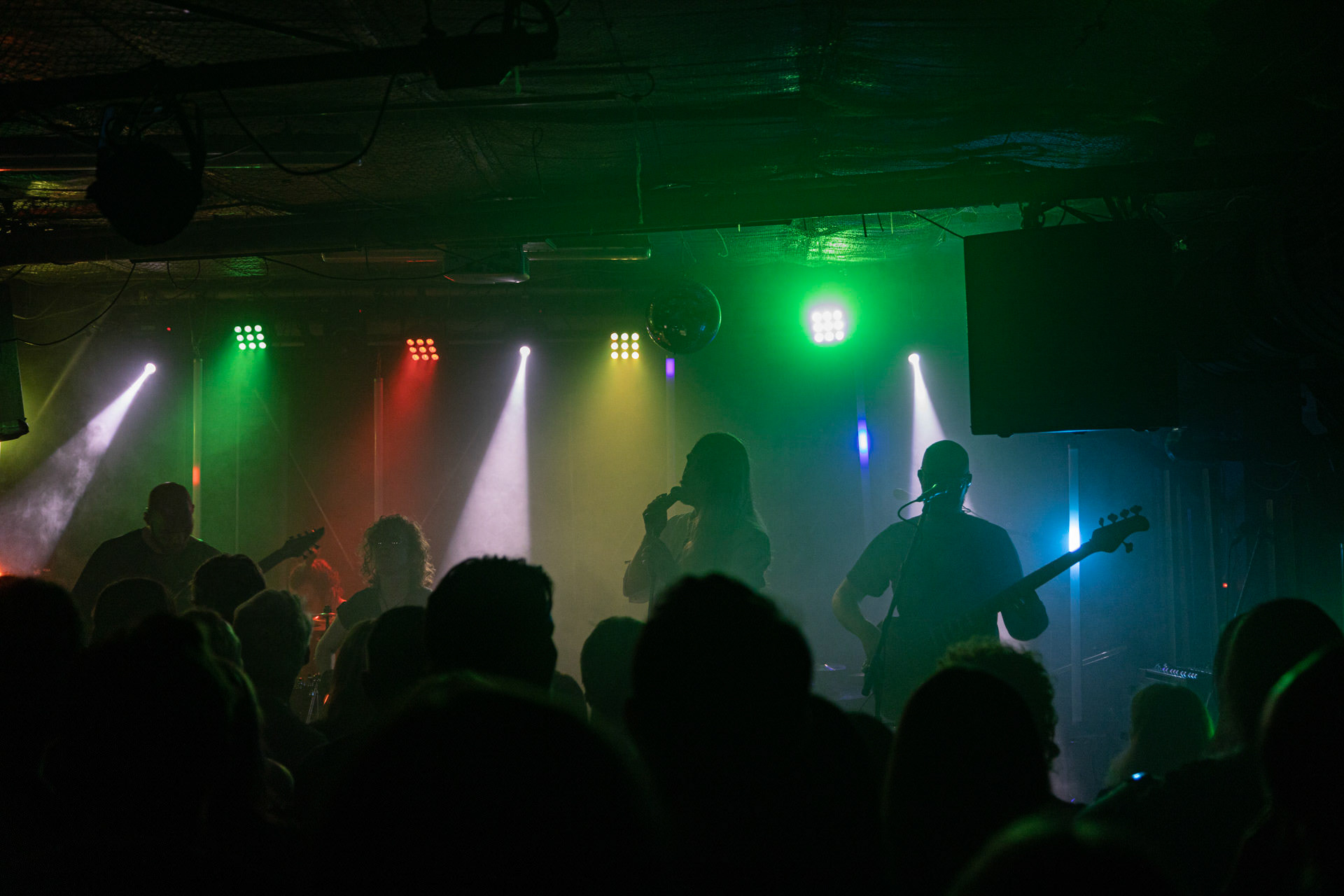 13.09.2022 VOYAGER - Warsaw pop/prog/power/rock/metal.Danny Estrin - Lead Vocals/Keys/Programming,Simone Dow - Guitars,Alex Canion - Bass/Backing Vocals,Scott Kay - Guitars,Ashley Doodkorte - Drums,Produkcja Knock Out Productions,Hydrozagadkafot. Andrzej Wasilkiewicz/kaziq.com