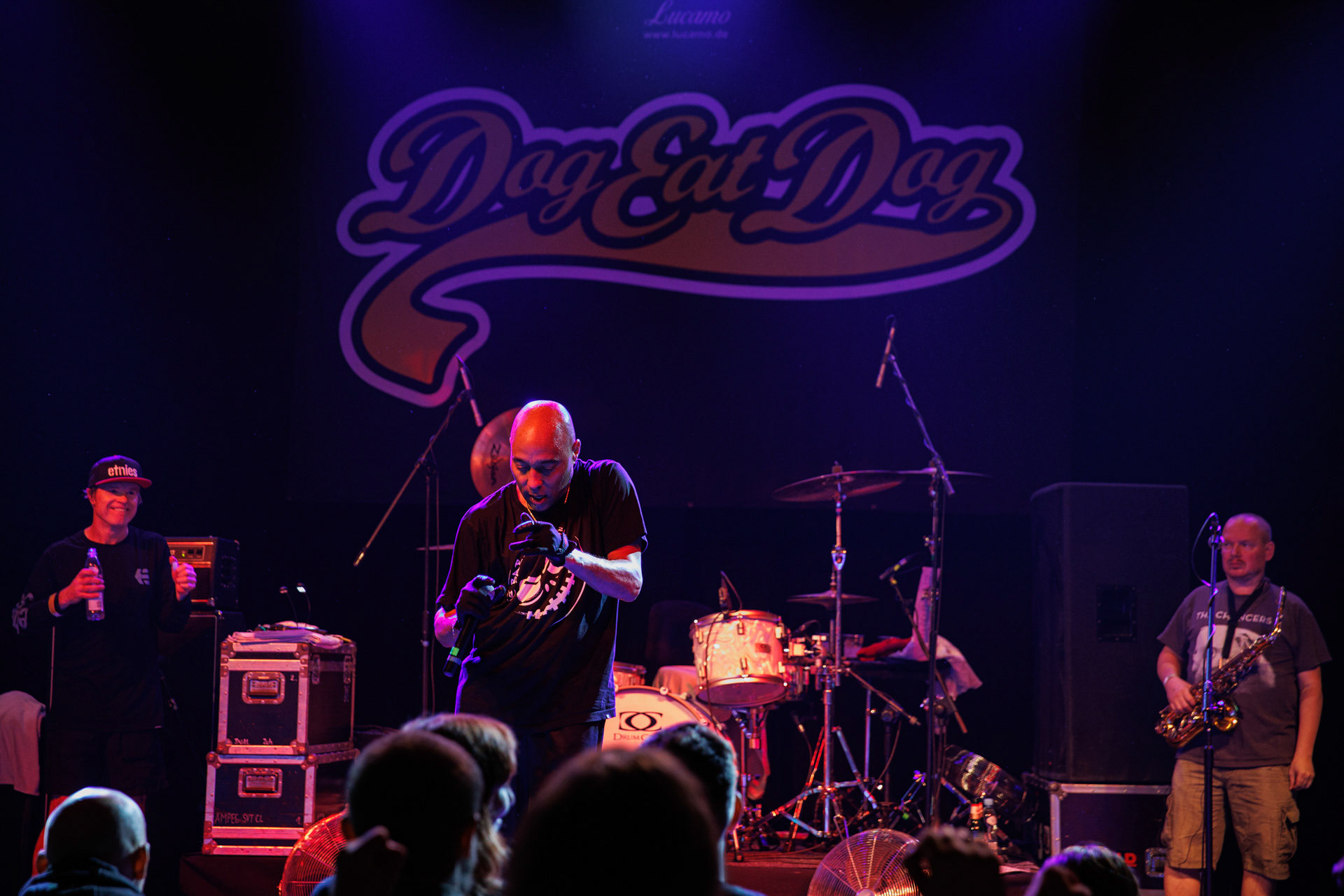 30.11.2021 koncert Dog Eat Dog - USA - hardcore, punkrock, rap, metal, hip hop, reggae, soul, funk,n/z Dave Neabore (bass), n/z John Connor (vocals), n/z Brandon Finley (drums), n/z Roger Hammerli (guitar),n/z Bozez (sax &amp; beer),koncert Warszawa, Progresja 25 lat albumu Play Games -  Dog Eat Dog.fot. Andrzej Wasilkiewicz/Reporter