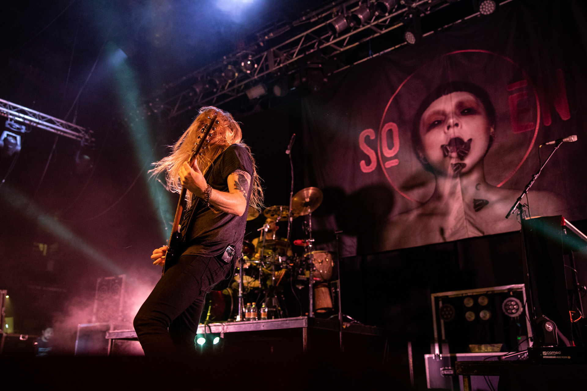 SOEN - Szwecja, rock progresywny, progmetal.  Stefan Stenberg – Bass
Cody Ford – Guitar
Lars Åhlund – Keys, guitar
Joel Ekelöf – Vocals
Martin Lopez – Drums, percussion
Knock Out Productions
Progresja Warszawa. fot. Andrzej Wasilkiewicz/Reporter