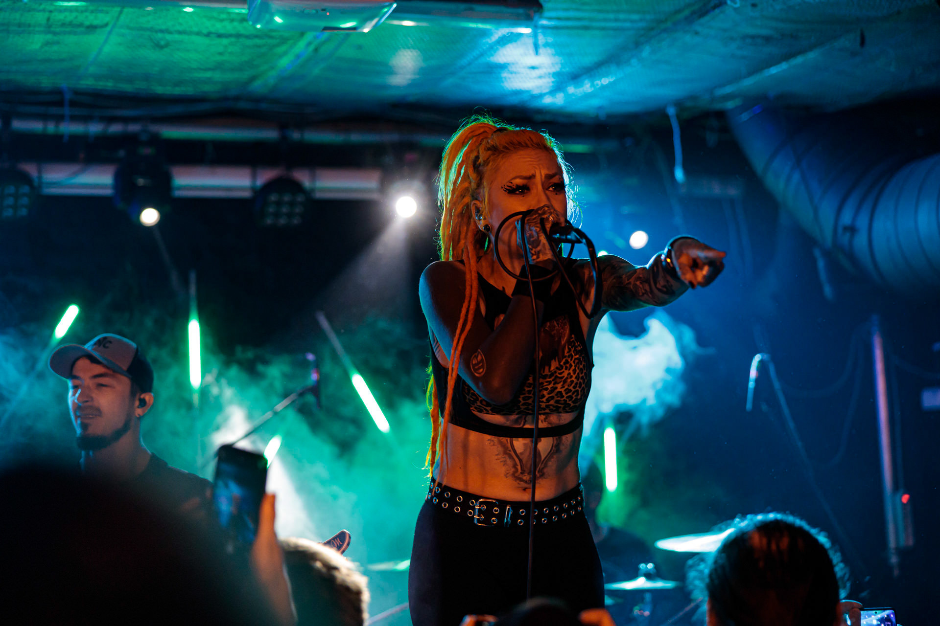 25.04.2022 Infected Rain- koncert warszawska Hydrozagadka, Infected Rain, moldawski nu metal, nu metalcore,Zespol wokalistki Eleny Cataraga, Elena  "Lena Scissorhands" Cataraga - vocals, Ecdysis By Night Tour 2022 produkcja Knock Out Productionsfot. Andrzej Wasilkiewicz/Reporter