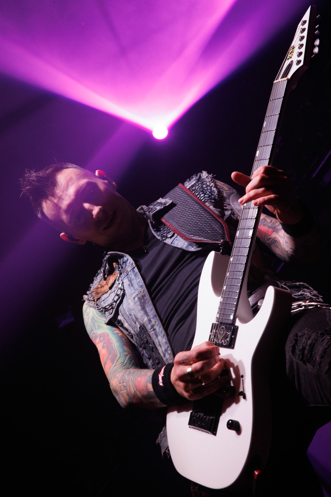 18.12.2021 Nocny Kochanek - Antysylwester Antyradia,18 lat klubu Progresja,Nocny Kochanek - koncert Warszawa,Progresja, Zdrajcy Metalu, klasyczny heavy metal, Alter Ego, Night Mistress.n/z Arkadiusz Majstrak – gitara, Fot. Andrzej Wasilkiewicz/Reporter