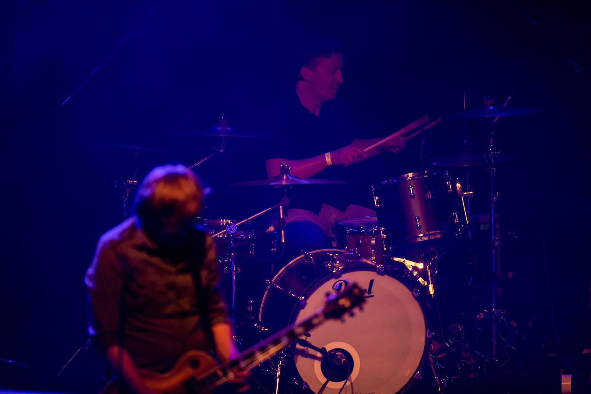 The Gathering: holenderska grupa rockowa, trasa The Gathering_30th Anniversary od doom-metalowego brzmienia z lat 90 po melodyjne i klimatyczne rejony rocka, trip-rock, post-rock, metalu, czy shoegaze. Koncert Warszawa Progresja, HQ44

The Gathering w składzie:
Silje Wergeland – wokal
Rene Rutten – gitara
Hans Rutten – perkusja
Frank Boeijen – klawisze
Hugo Prinsen Geerligs – bass
fot. Andrzej kaziq Wasilkiewicz/Reporter