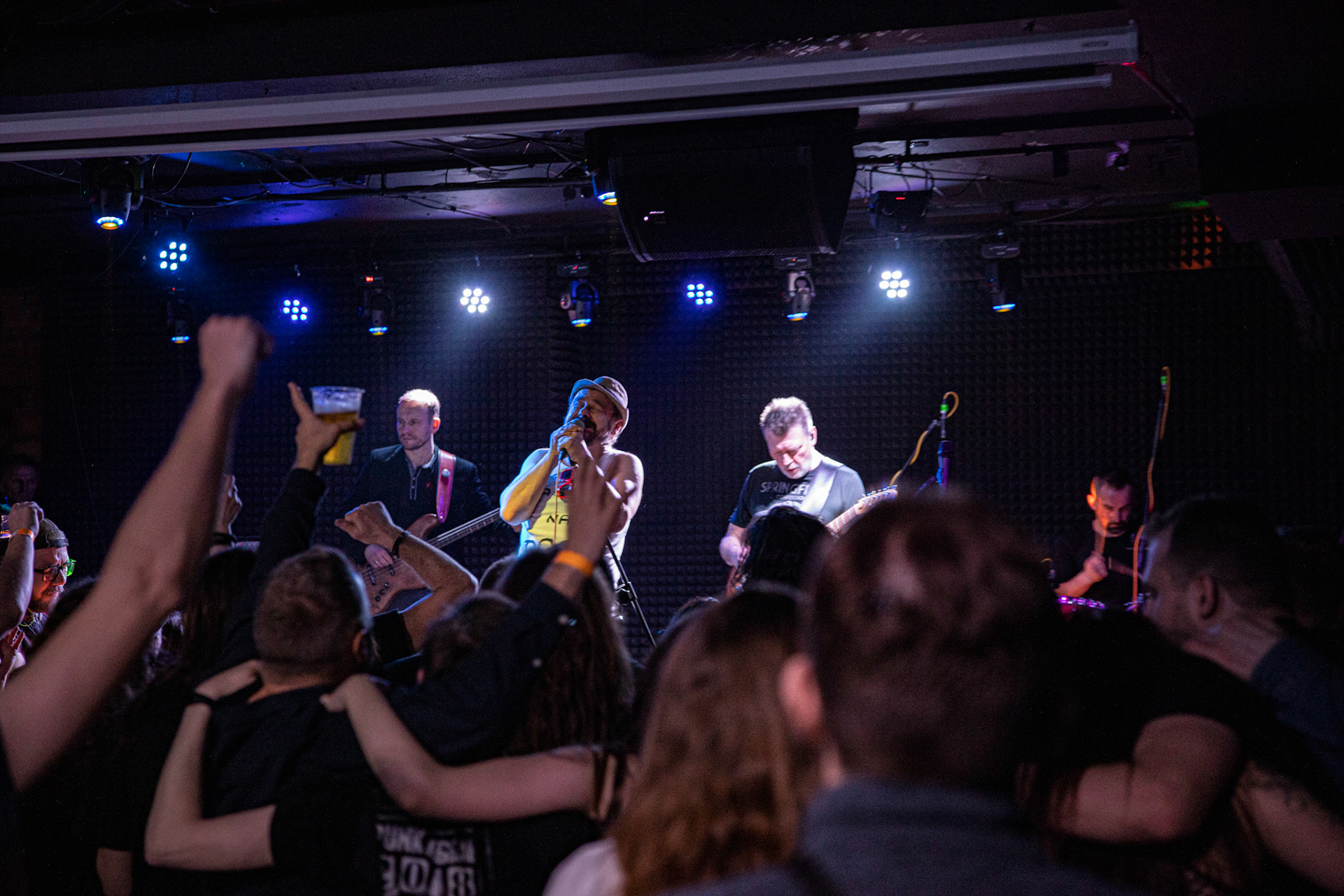 14.02.2020  Dr MISIO koncert w warszawskim Remoncie w ramach trasy Punky Reggae live 2020 Wokal: Arek Jakubik
Gitara: Paweł Derentowicz
Gitara basowa: Mario Matysek
Klawisz: Radek Kupis
Perkusja: Jan Prościński, fot. Andrzej Wasilkiewicz/REPORTER