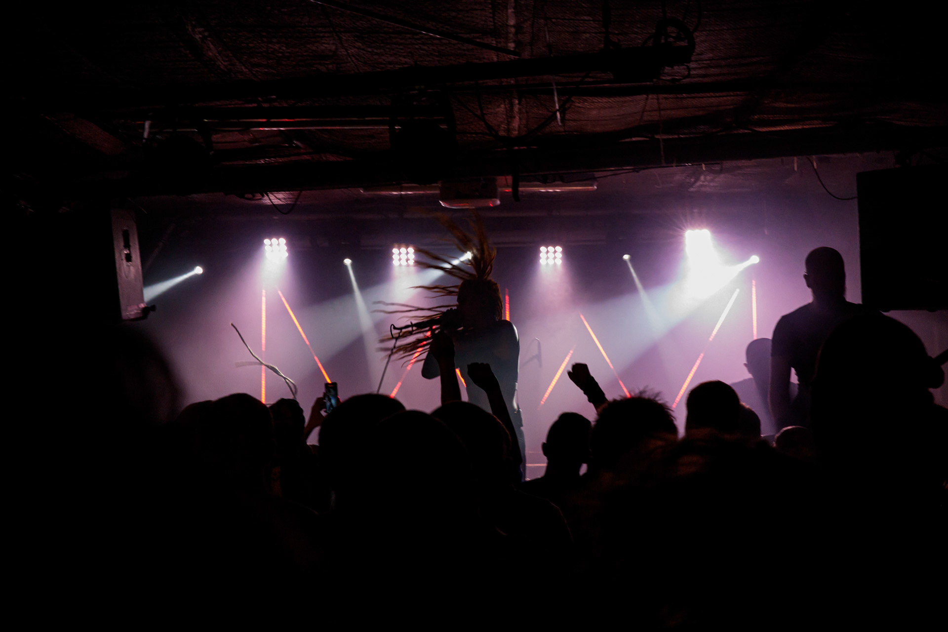 25.04.2022 Infected Rain- koncert warszawska Hydrozagadka, Infected Rain, moldawski nu metal, nu metalcore,Zespol wokalistki Eleny Cataraga, Elena  "Lena Scissorhands" Cataraga - vocals, Ecdysis By Night Tour 2022 produkcja Knock Out Productionsfot. Andrzej Wasilkiewicz/Reporter