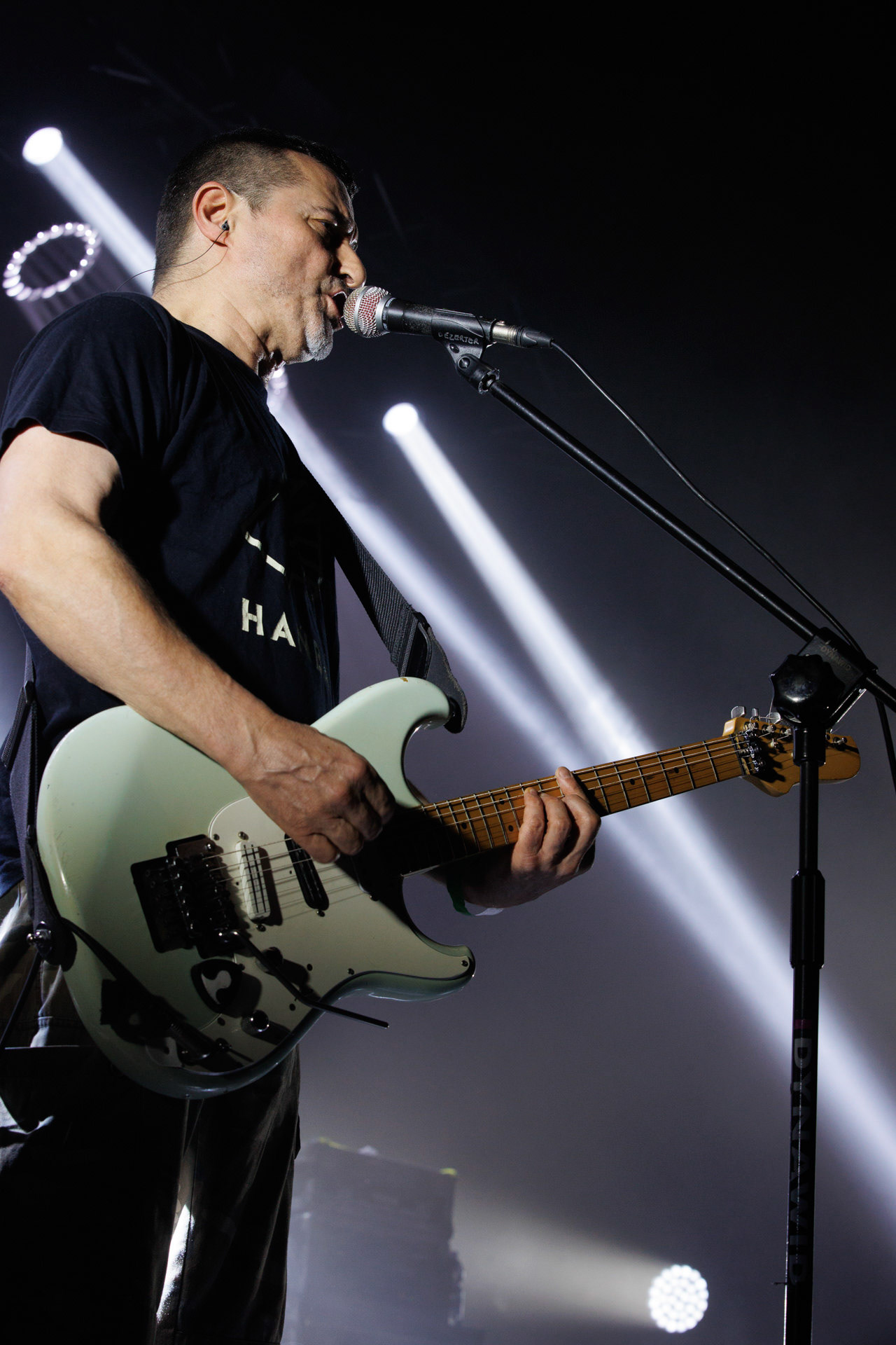 16.11.2021 Dezerter - 40 lecie,koncert Warszawa Palladium. N/z Robert Robal Matera gitara, N/z Krzysiek Grabowski perkusja,N/zJacek Chrzanowski bass, Dezerter, SS20, Punk, Punkrock, hardcore, rock.fot. Andrzej Wasilkiewicz/REPORTER