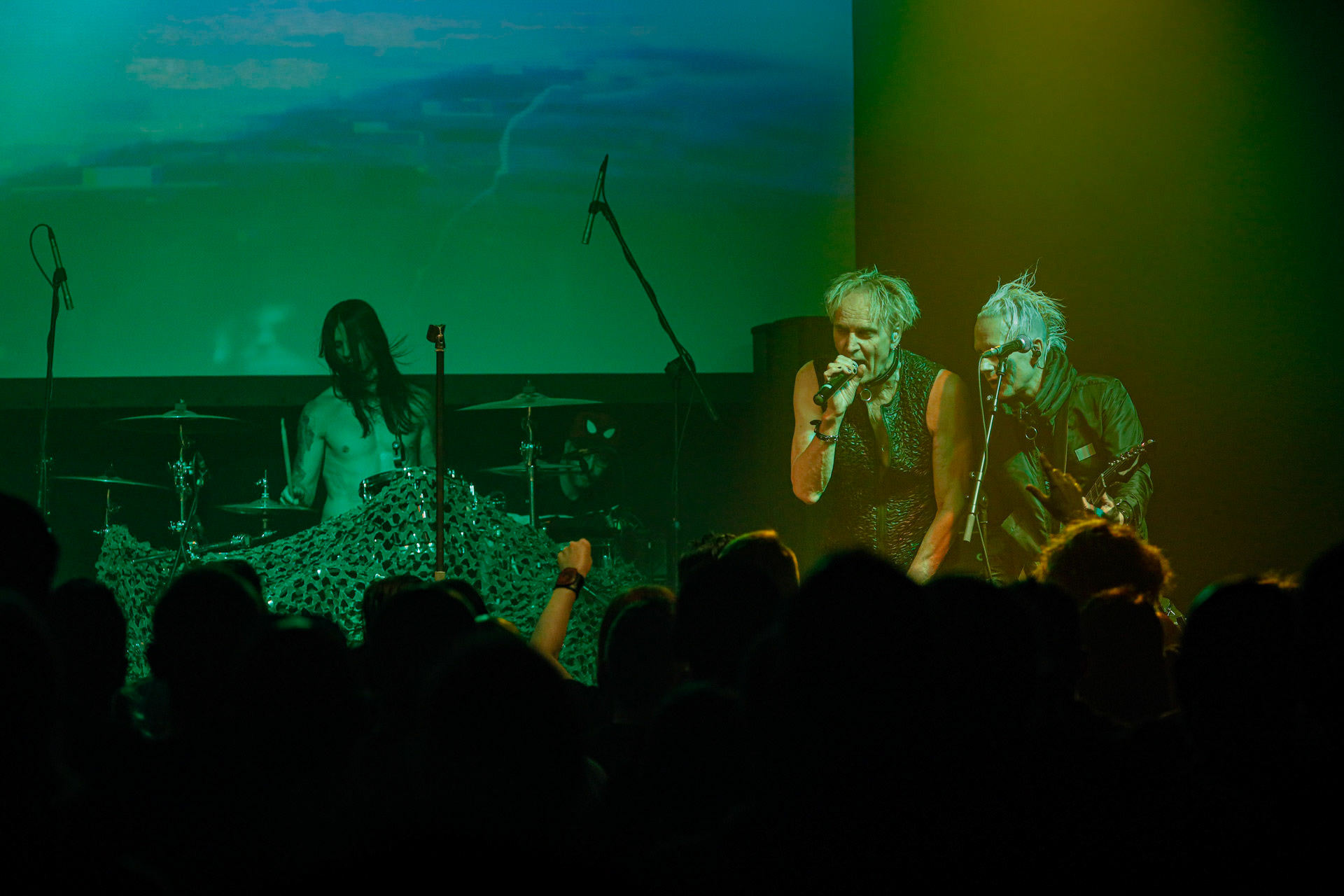 9.08.2022 FRONT LINE ASSEMBLY (Metropolis Records/Kanada) - Industrial/EBM - Warszawski koncert w Progresji.  WiniaryBookings,fot. Andrzej Wasilkiewicz/kaziq.com