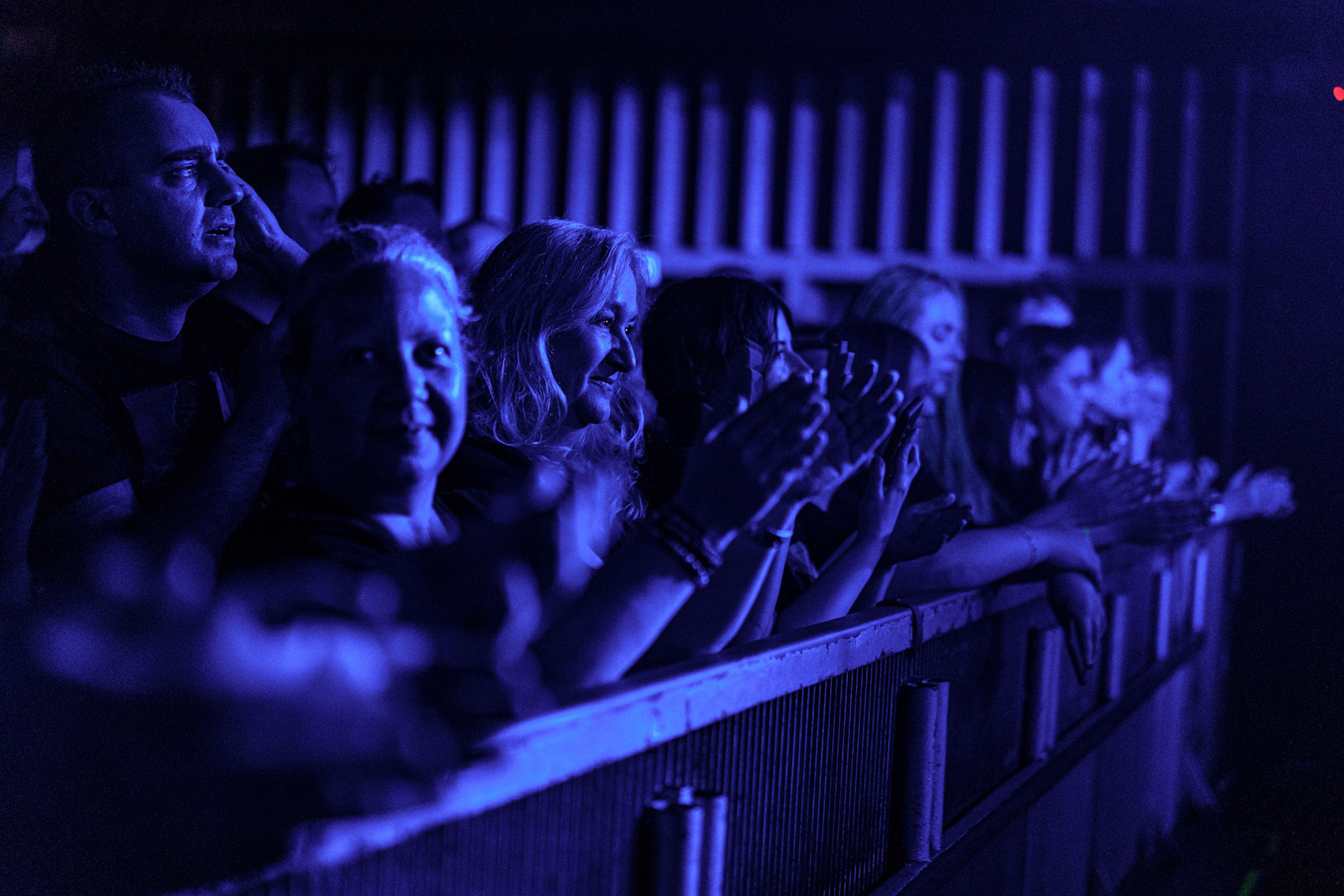 2023.09.04 Poets of the Fall - Warszawa, klub Proxima. To już 20 lat od kiedy rockowy zespół Poets of the Fall odnosi sukcesy na międzynarodowej scenie. Z tej okazji zespół wyrusza w trasę jubileuszową, która obejmie też Polskę. Grupa zagrała w warszawskiej Proximie 4 września 2023 roku. Produkcja Fource.pl  fot. Andrzej Wasilkiewicz/kaziq.com