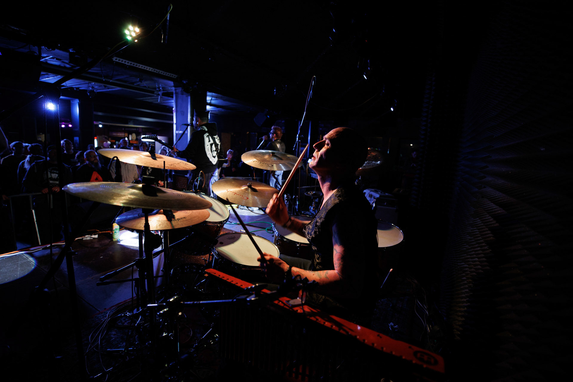 12.11.2021 Lipali - koncert Warszawa klub Remont.Najnowszy album „MOSTY, RZEKI, LUDZIE”.Lukasz Luk Jeleniewski - perkusja, Rock, rock progresywny, rock alternatywny, polski rock.fot. Andrzej kaziq Wasilkiewicz/Reporter