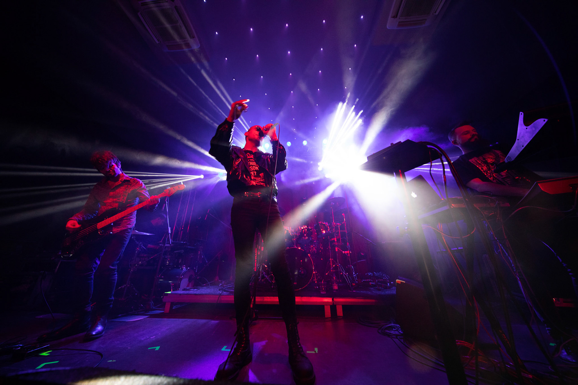 2.04.2019 Decadent Fun Club (Polska)  alternative post-punk, dark pop
Paveu Ostrovsky vocal, 
Jasiek Łukomski bass, 
Mateusz Gągol synths, 
Kamil Cegiełka drums,
klub Kwadrat,
Knock Out Productions,